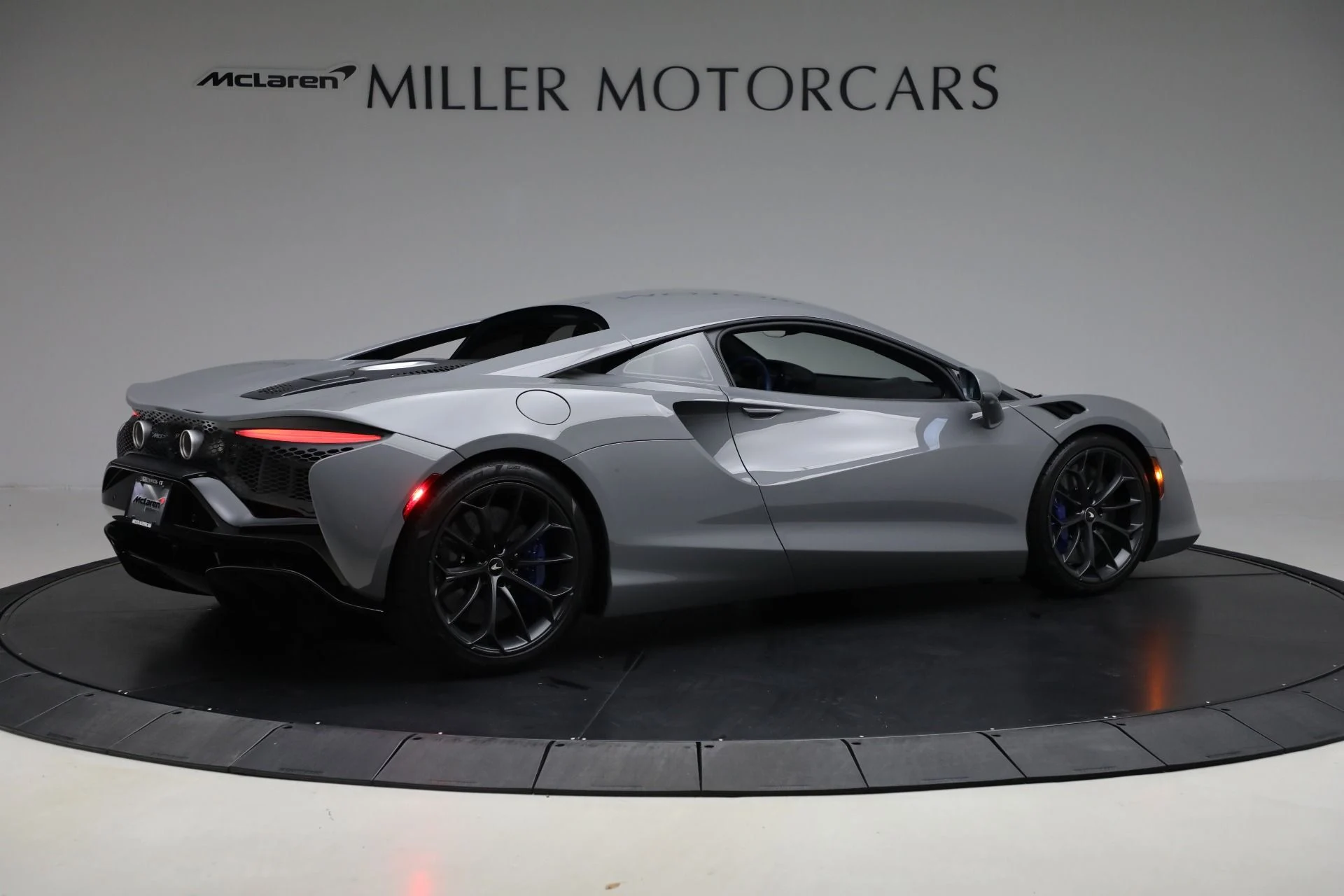 mph007_644413839_Used_2023_Mc_Laren_Artura_7ffbe2073a