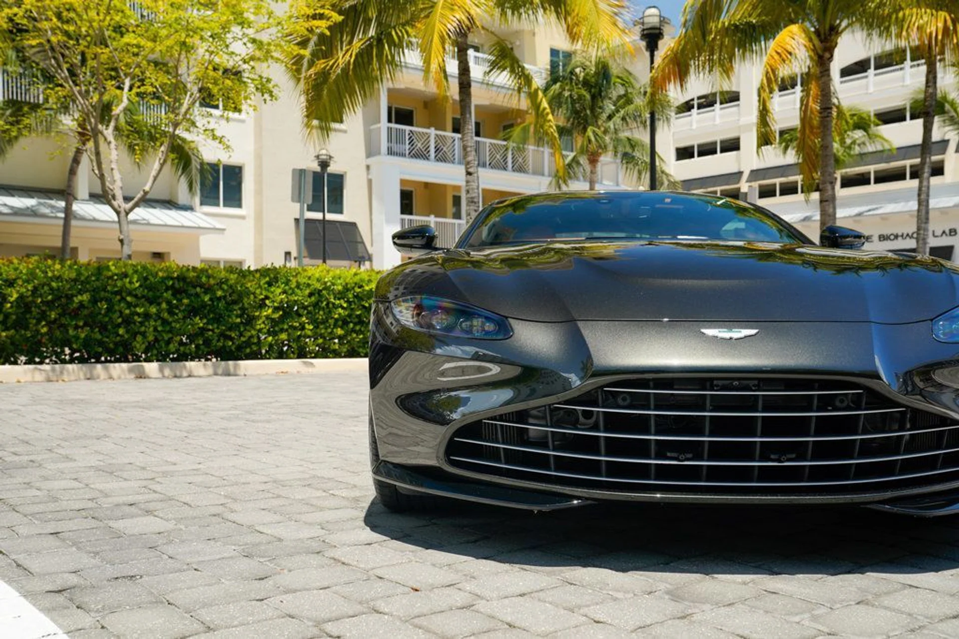 mph007_645323613_used_2021_aston_martin_vantage_coupemanual_14354_22900621_8_1024_2222ddc427