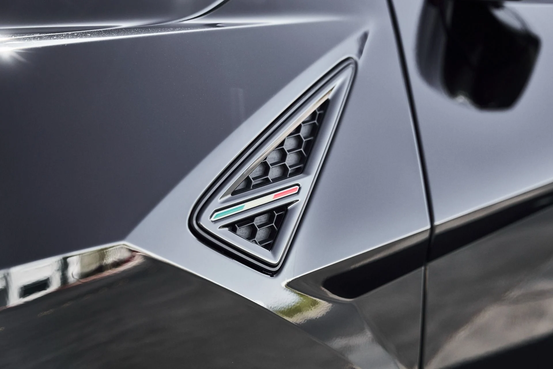 mph007_663178549_Used_2024_Lamborghini_Urus_S_1780082820_1cf020d635