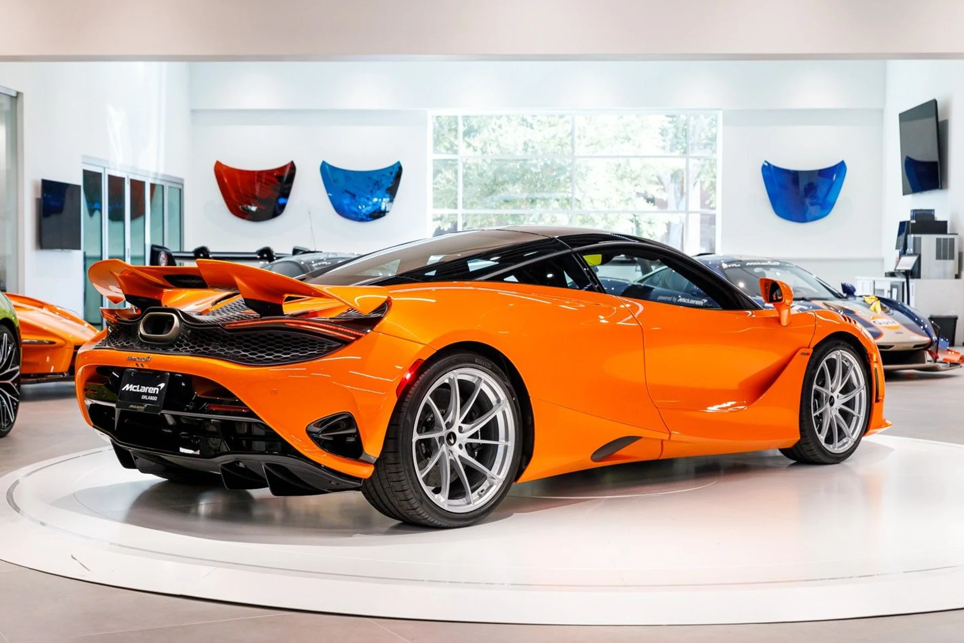 mph007_680067946_612_p8_l_24ae82514f