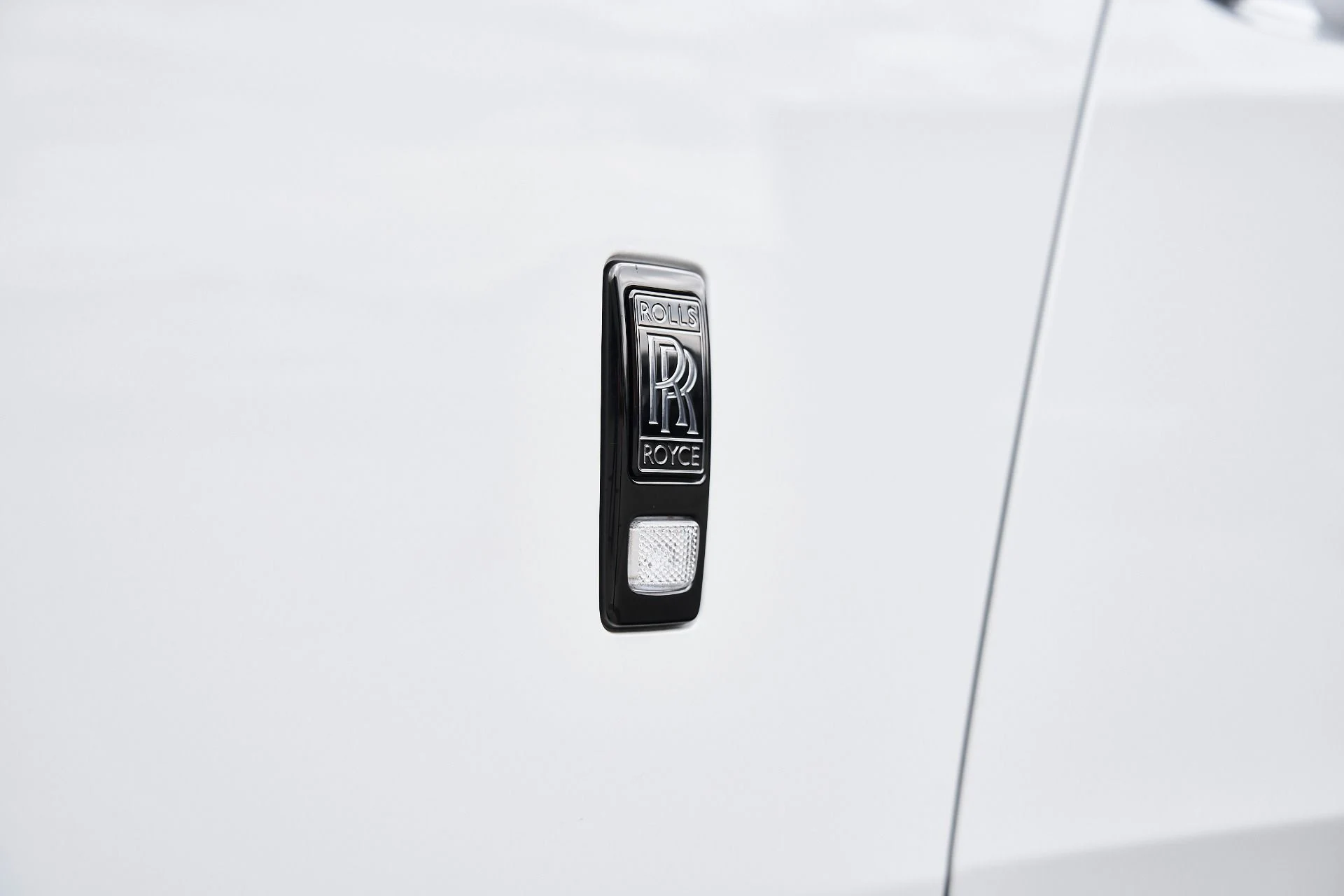 mph007_696759226_Used_2025_Rolls_Royce_Spectre_1753213338_7e7a69f23e