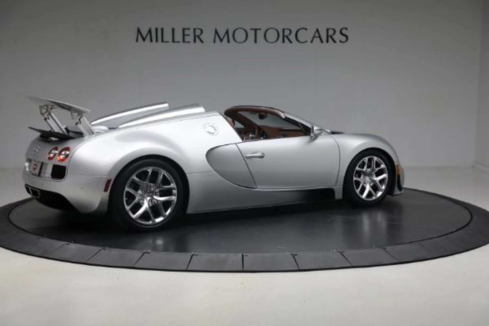mph007_699130694_Used_2015_Bugatti_Veyron_164_Grand_Sport_Vitesse_3ccde45aa7