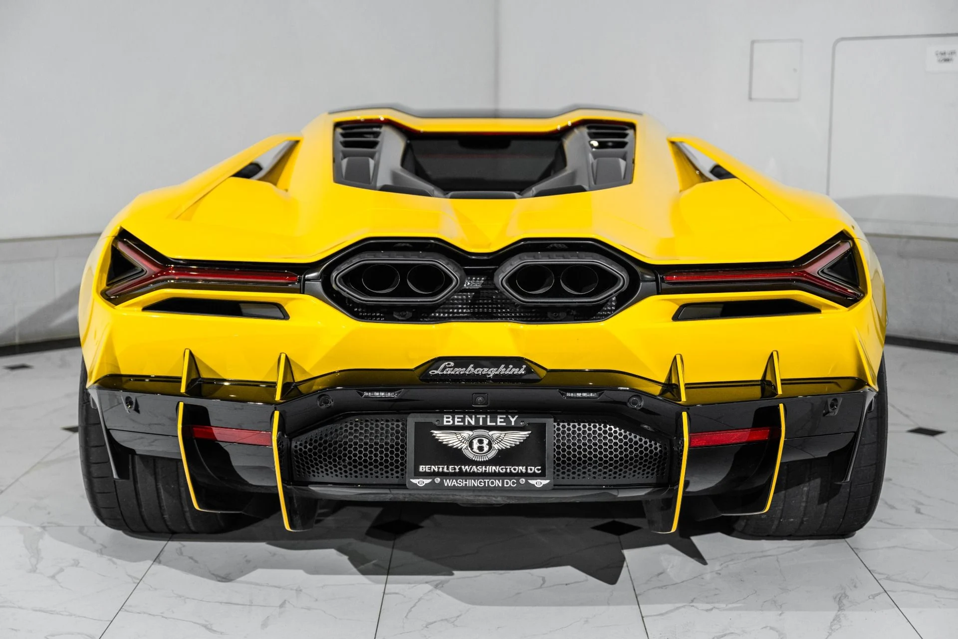 mph007_705227283_Used_2024_Lamborghini_Revuelto_1760974364_a61fc096d6