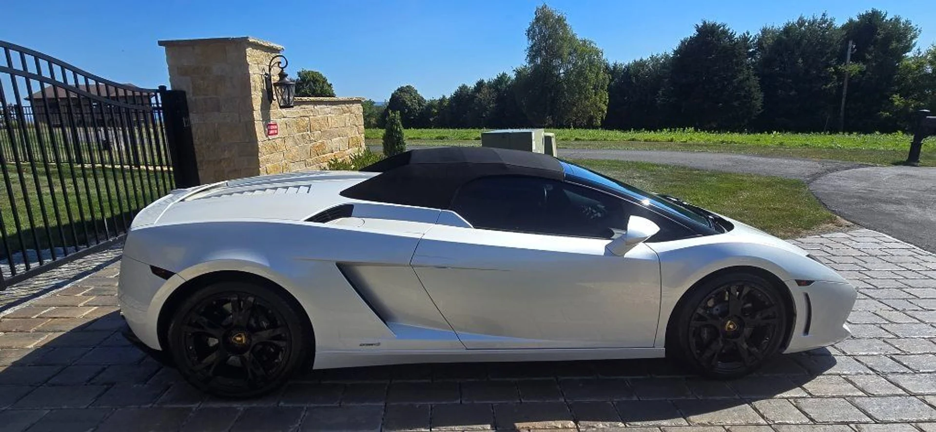 mph007_707317202_Used_2011_Lamborghini_Gallardo_LP_560_4_Spyder_1759961655_81da8cd19b