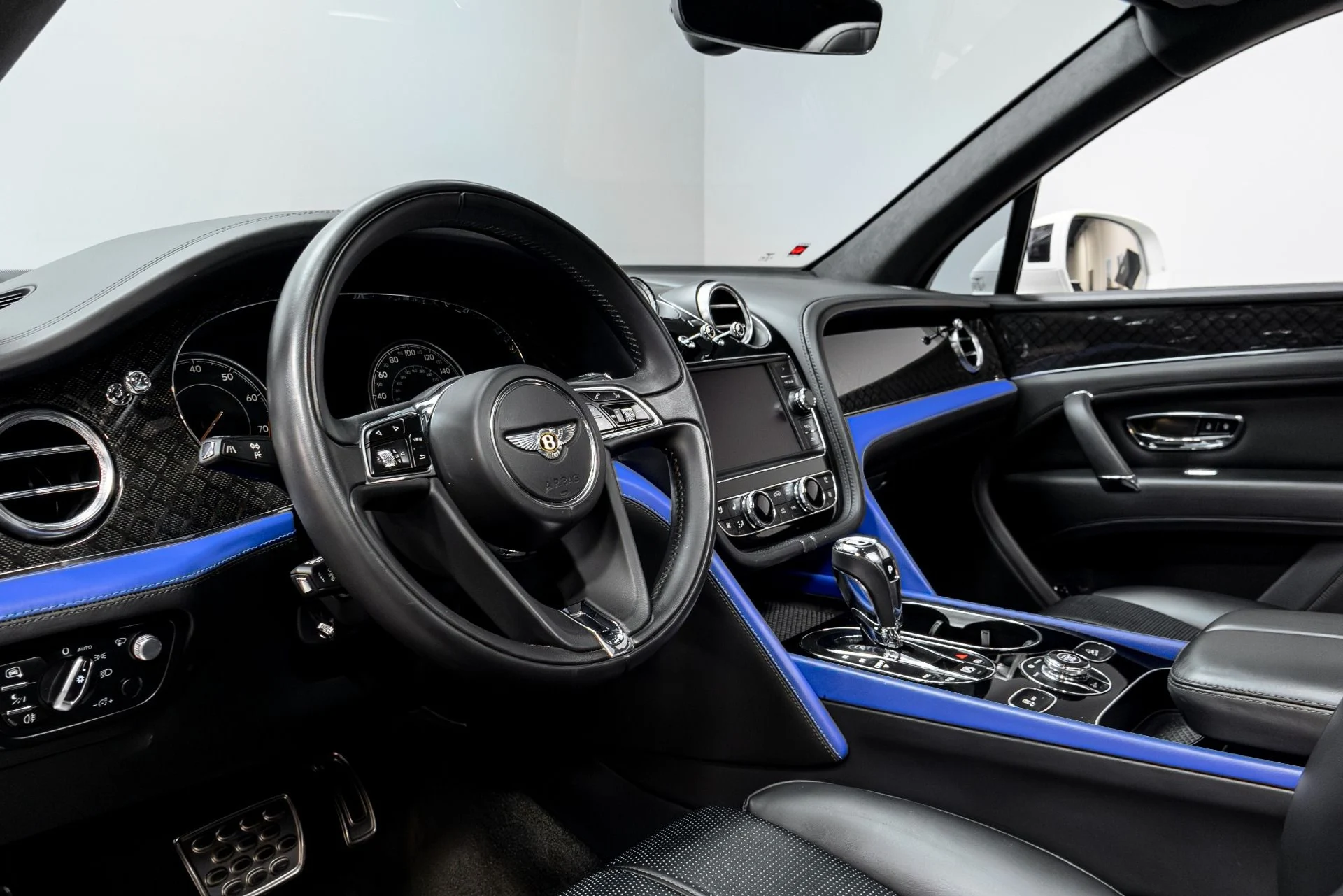 mph007_713910866_Used_2020_Bentley_Bentayga_V8_1770245140_8fcdc4f655