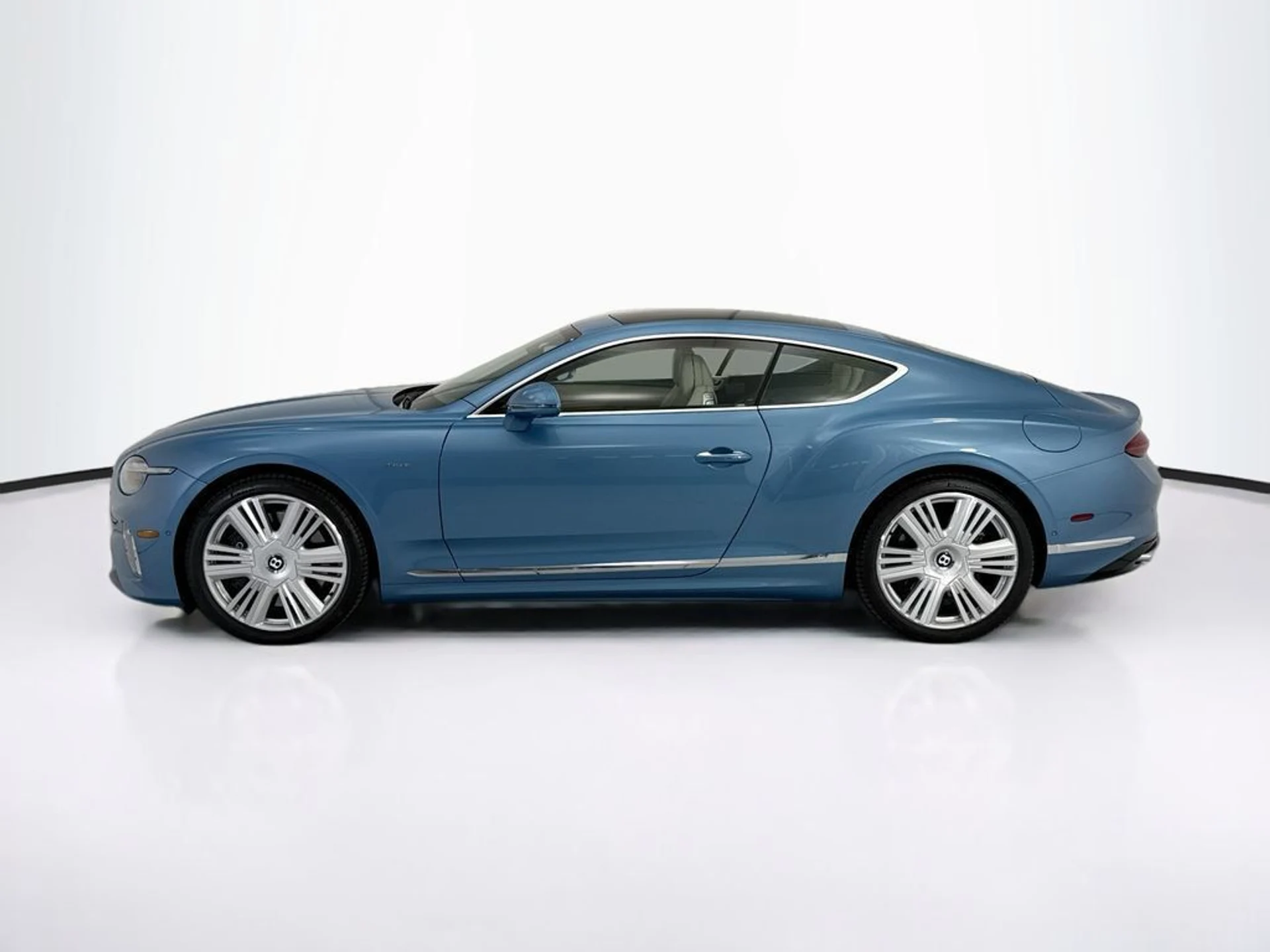 mph007_72795569_used_2026_bentley_azure_8119_23037217_8_1024_5c99d2eb50