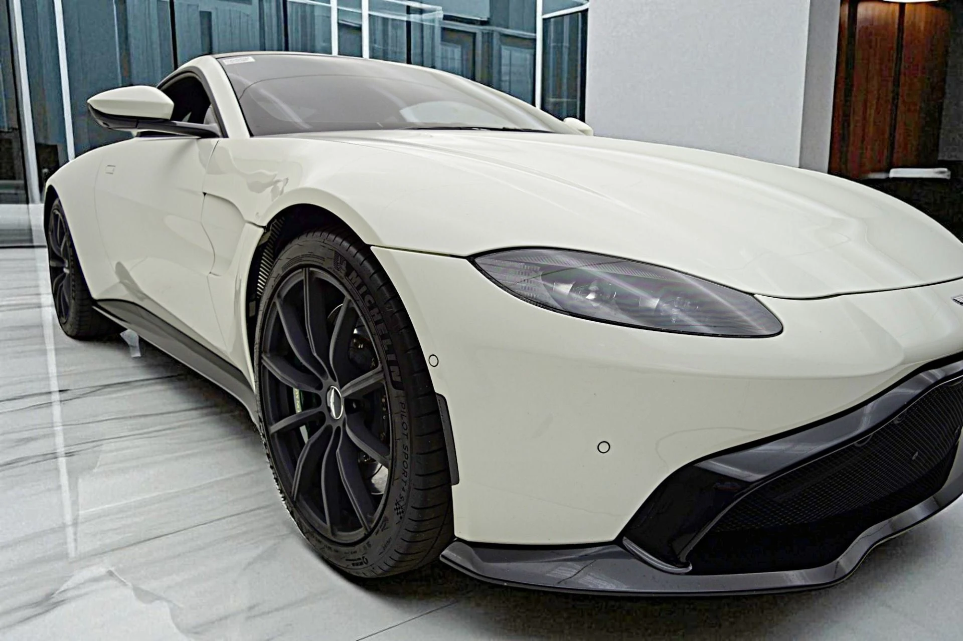 mph007_733325621_Used_2019_Aston_Martin_Vantage_9a91f6ae0e