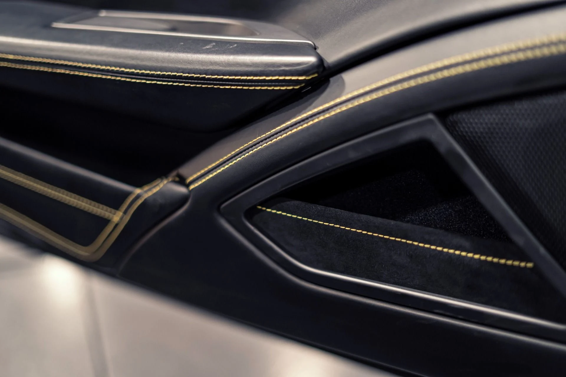 mph007_739747372_Used_2015_Ferrari_458_Spider_Nero_Daytona_Paint_1779214998_144cb8e714