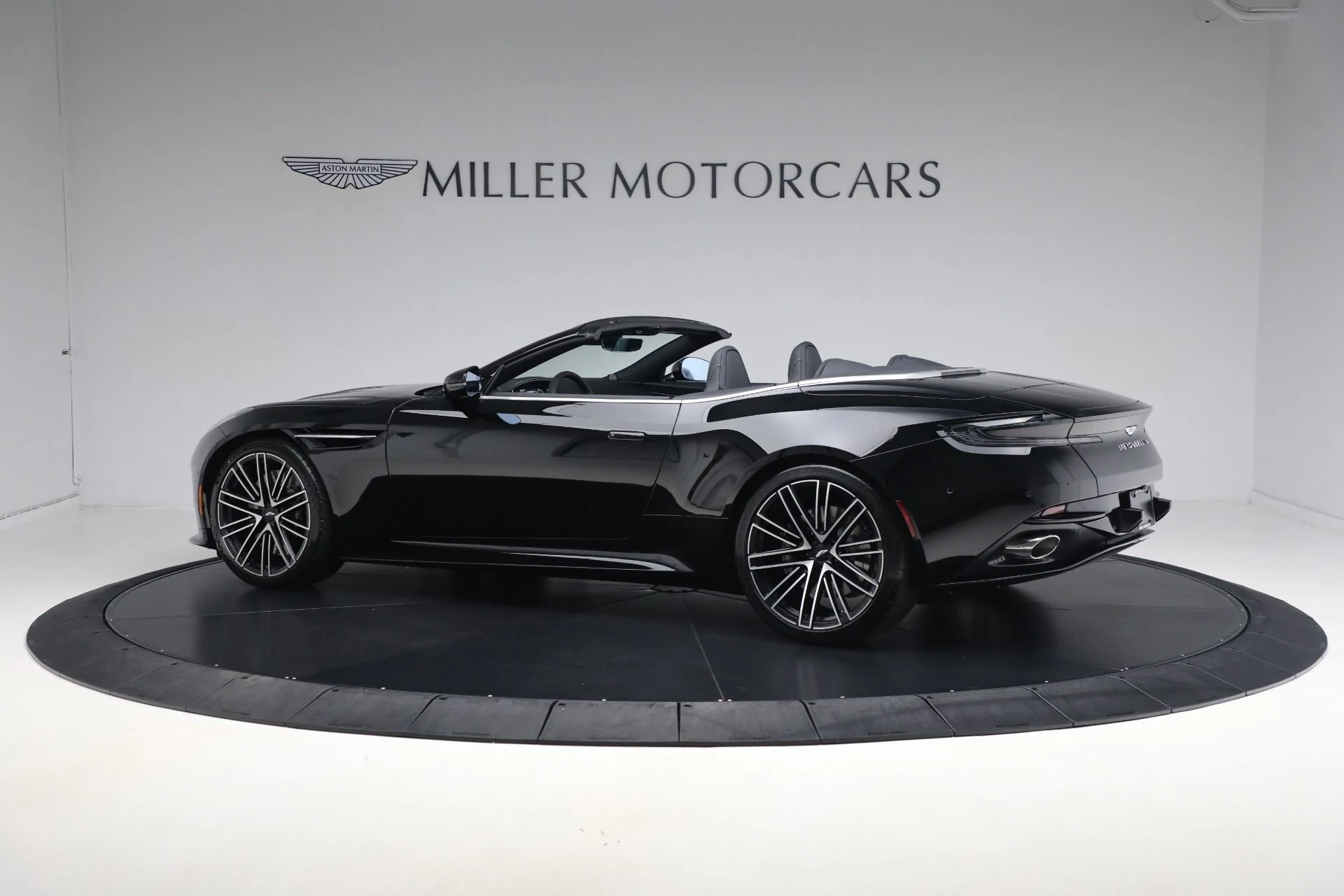 mph007_74419636_New_2025_Aston_Martin_DB_12_Volante_6cd1773be4