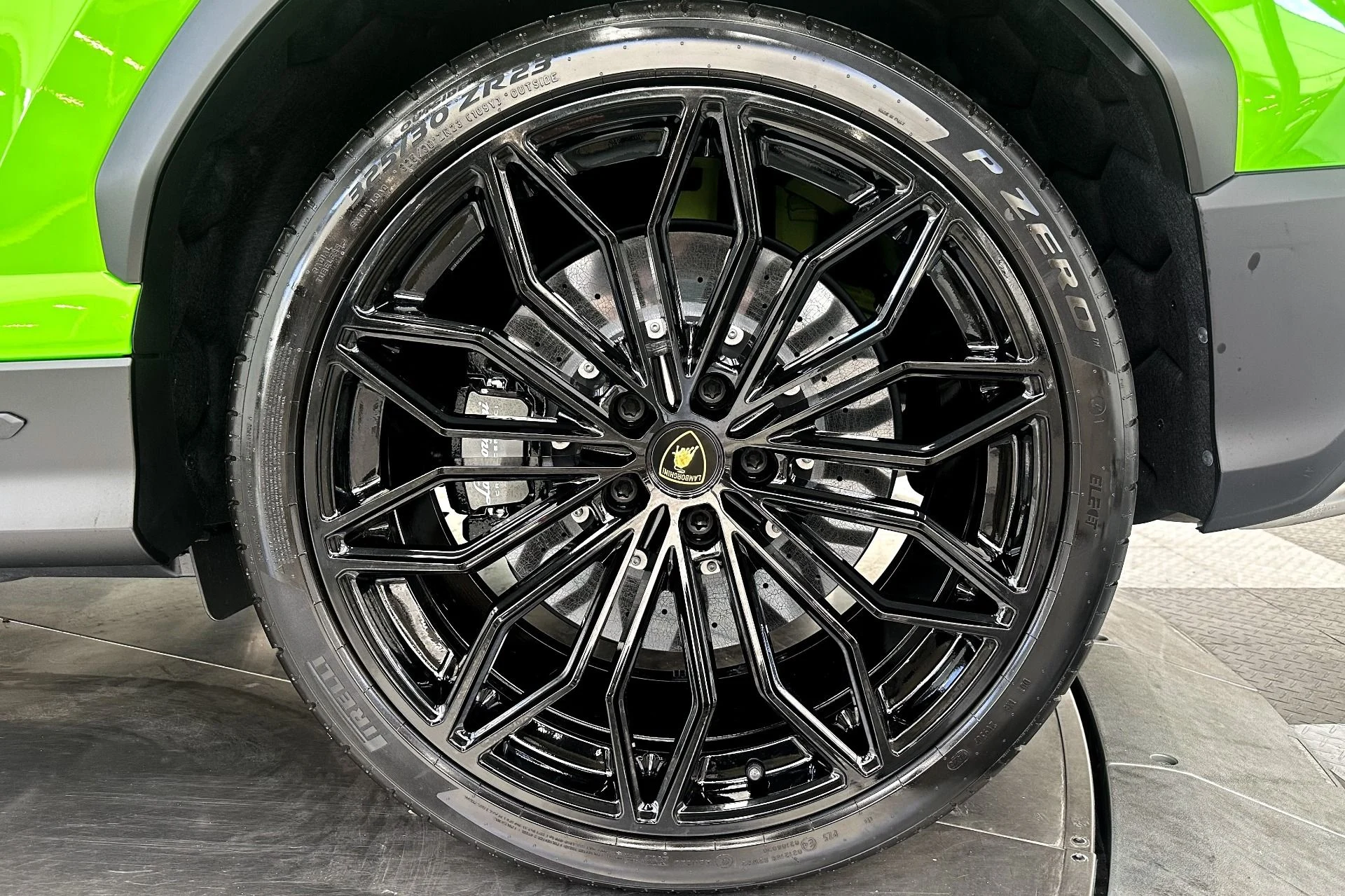 mph007_756334124_Used_2025_Lamborghini_Urus_SE_Bicolor_Sportive_Interior_870_Miles_789_Horsepower_1772047761_2dffe392d6