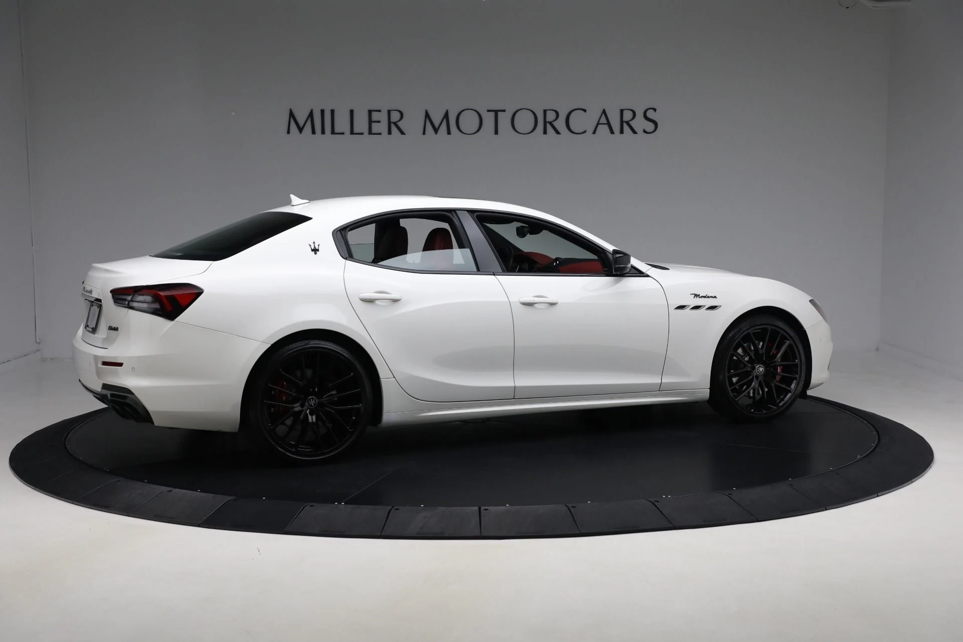 mph007_756568407_Used_2022_Maserati_Ghibli_Modena_Q4_21d74fb13f