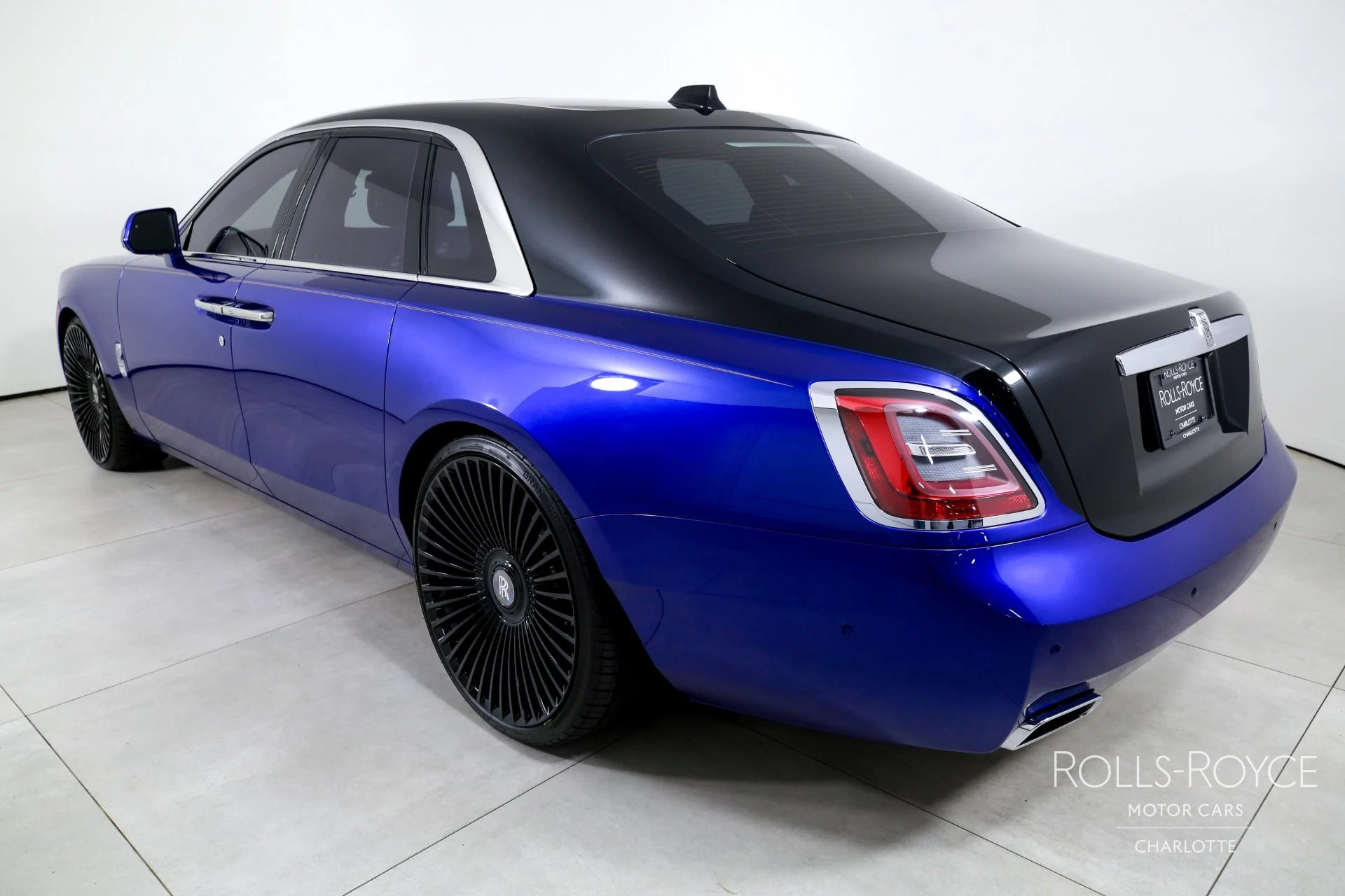 mph007_759077235_Used_2022_Rolls_Royce_Ghost_1751579647_b921789697