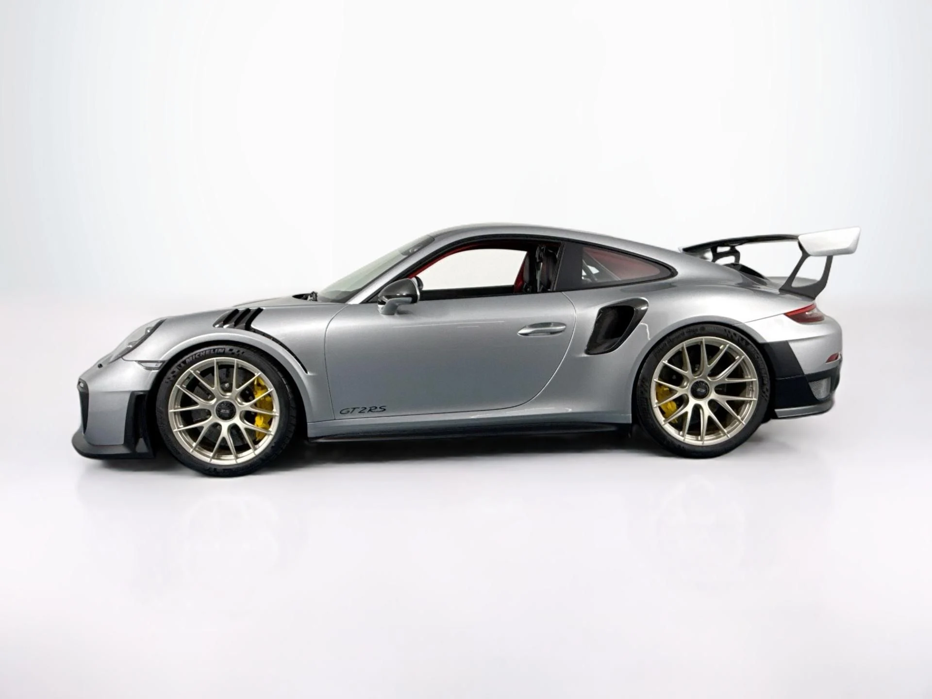 mph007_765528360_Used_2018_Porsche_911_GT_2_RS_1784762966_4c8396cb06