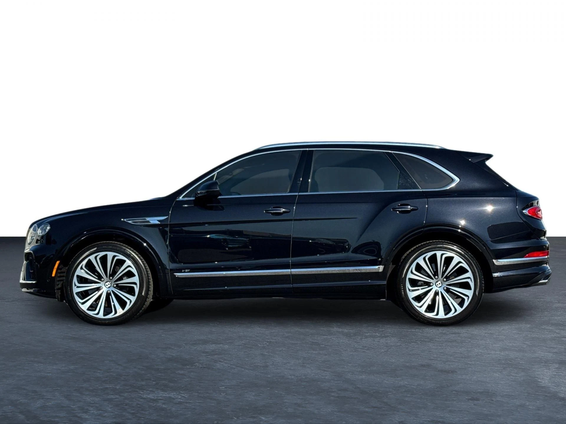 mph007_790258668_Used_2022_Bentley_Bentayga_V8_1760603780_51ea4a3ff3