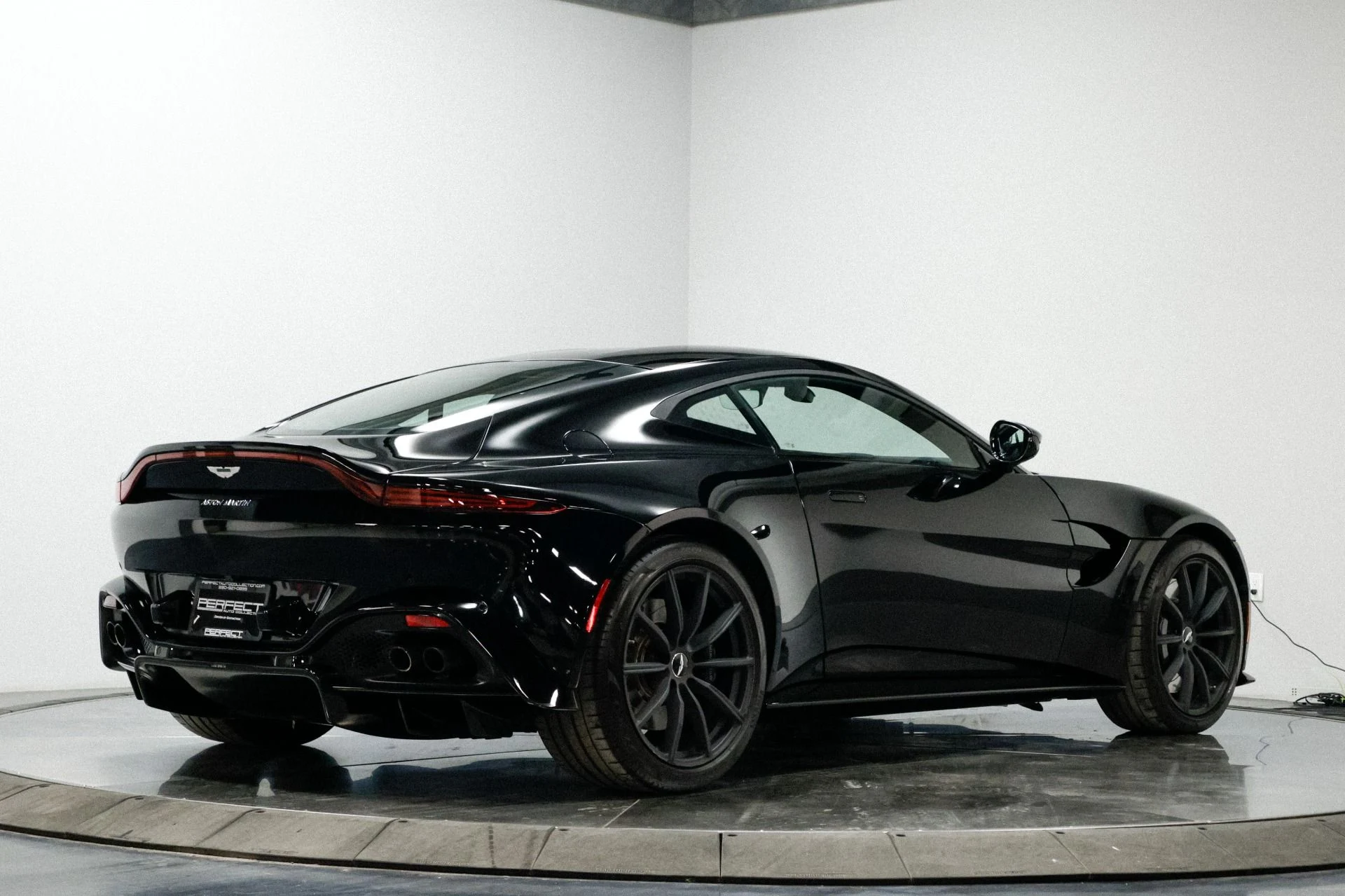 mph007_792162901_Used_2019_Aston_Martin_Vantage_1760536452_b0ec86bbd3
