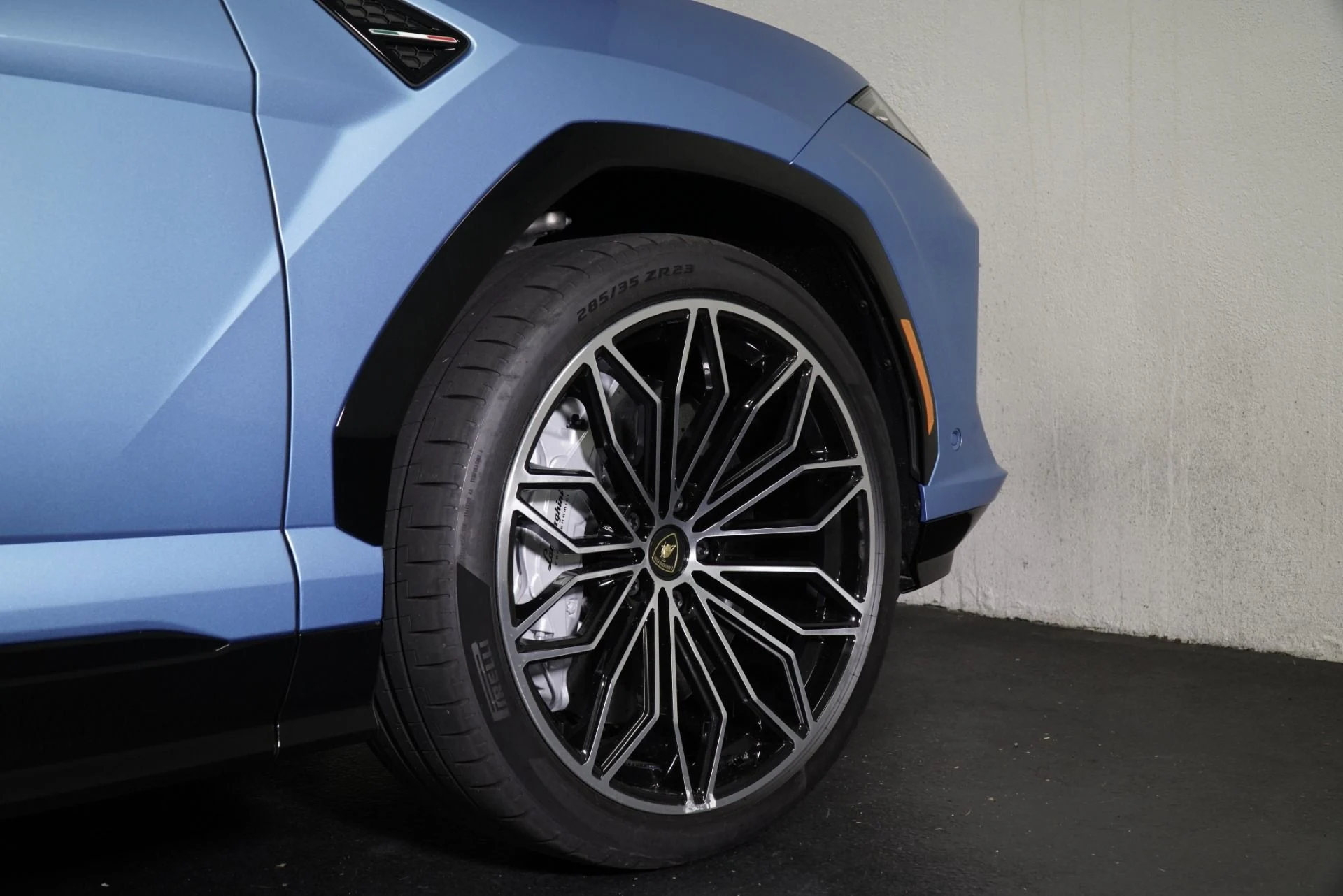 mph007_799498840_New_2025_Lamborghini_Urus_SE_1760113903_232ff8a855