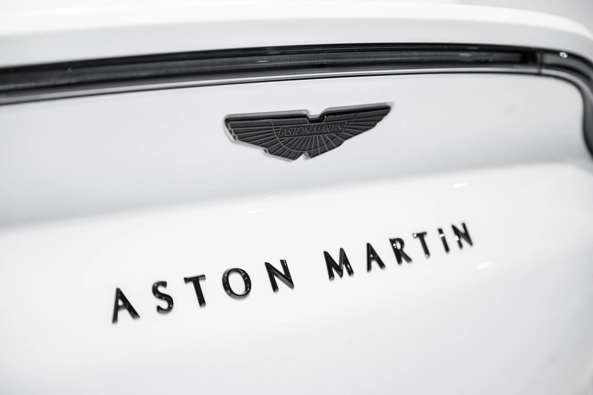mph007_807356248_Used_2023_Aston_Martin_DBX_707_1761749500_b390647c5e