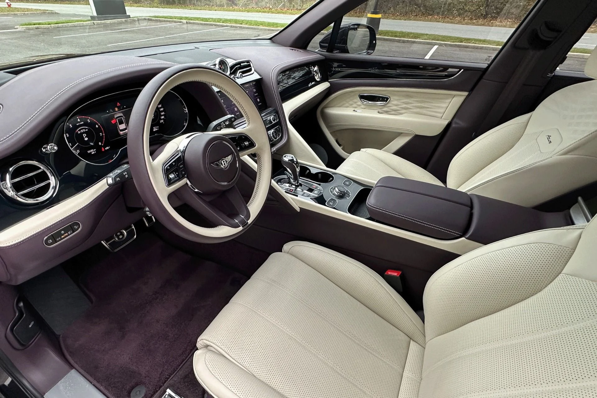 mph007_811799269_Used_2024_Bentley_Bentayga_EWB_Azure_V8_1763042894_dd49f31e72