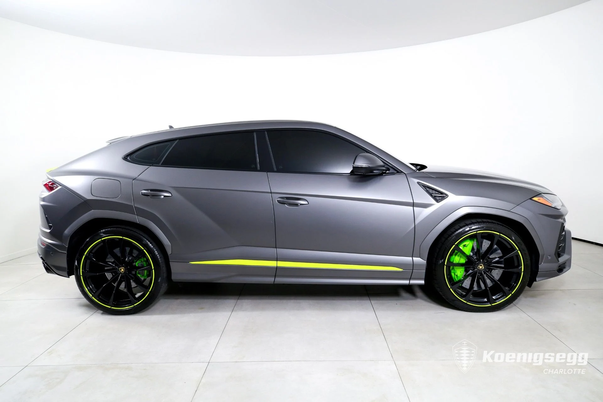 mph007_813664931_Used_2022_Lamborghini_Urus_GRAPHITE_CAPSULE_1761055774_bc88ac27e1