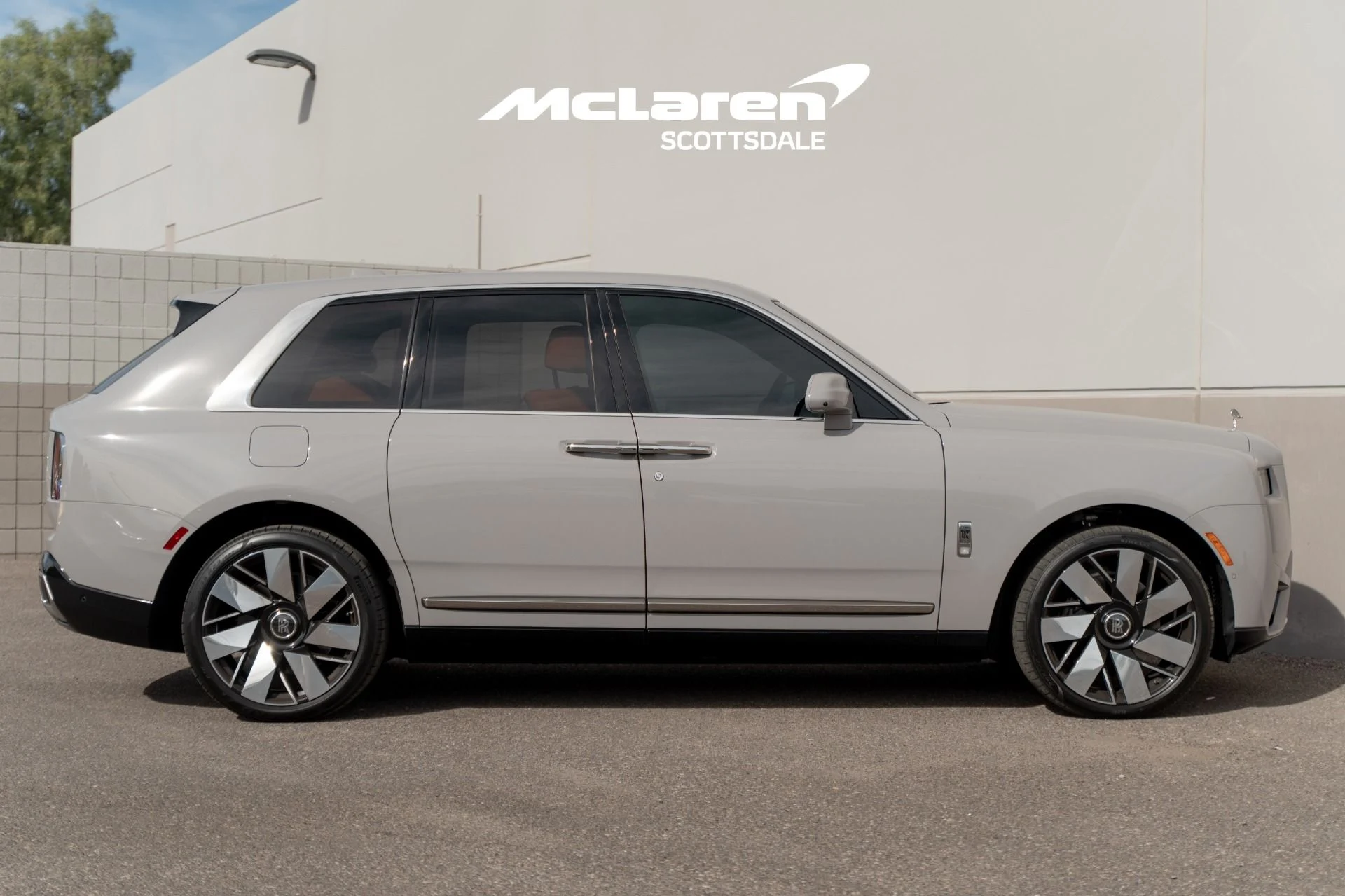 mph007_814168746_Used_2025_Rolls_Royce_CULLINAN_1762551251_a30f41dcda