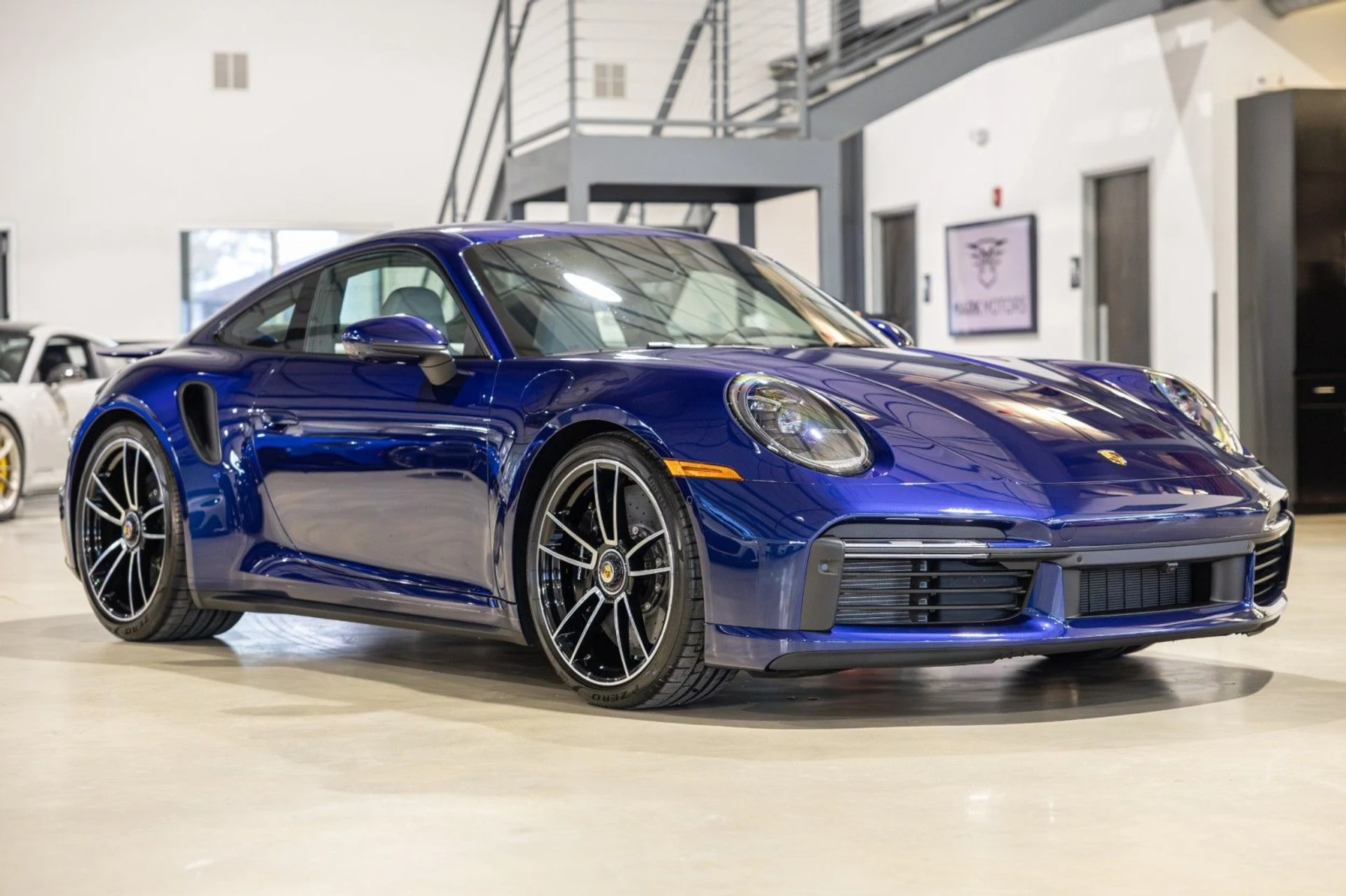 mph007_818057110_b_Q_c47273b8f2