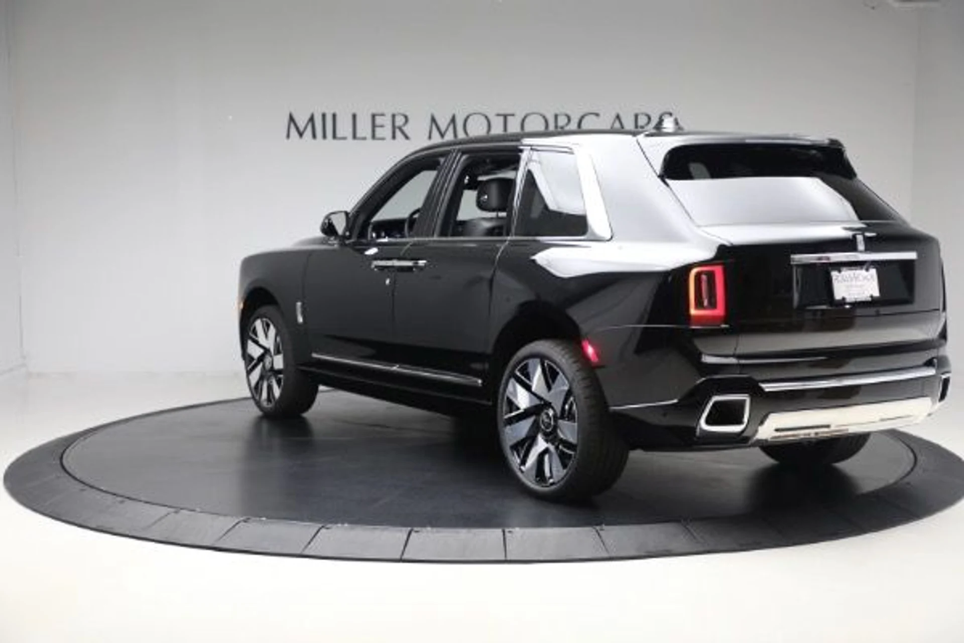 mph007_821870089_New_2026_Rolls_Royce_Cullinan_89a0dd3c5e