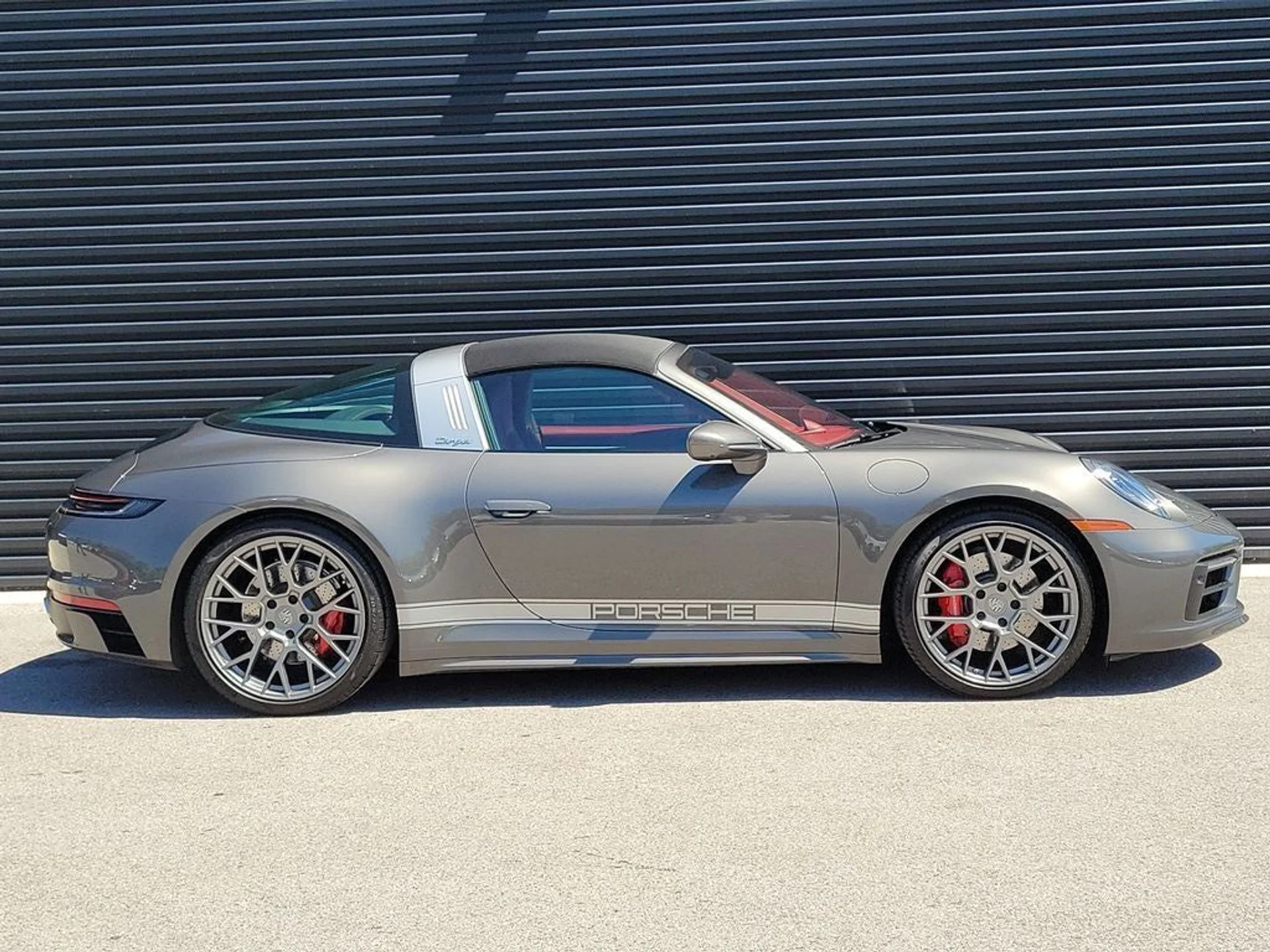 mph007_82812331_8_617af44a61