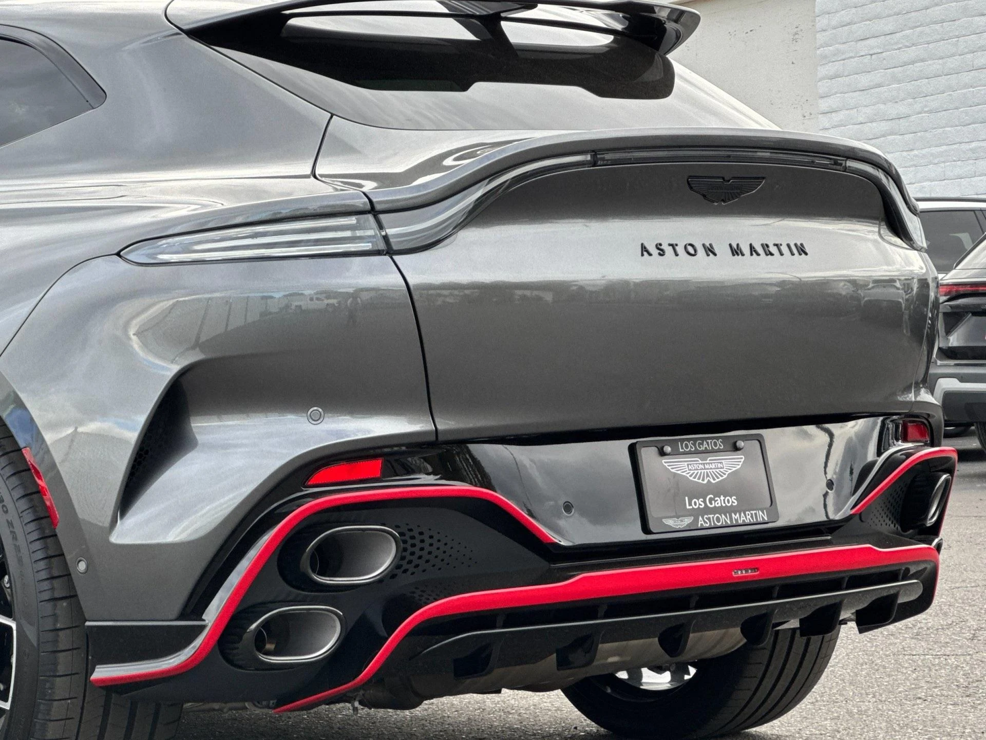 mph007_828935419_New_2026_Aston_Martin_DBX_S_1769594648_ab4bee123a