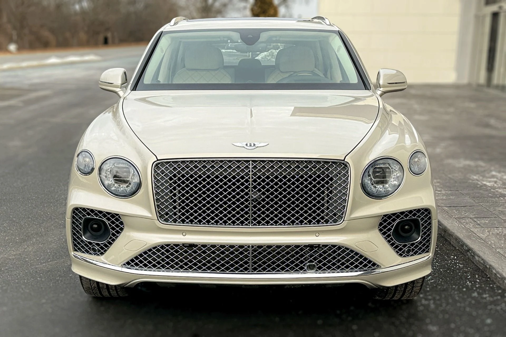 mph007_82910177_Used_2022_Bentley_Bentayga_V8_1767989302_070faefed8