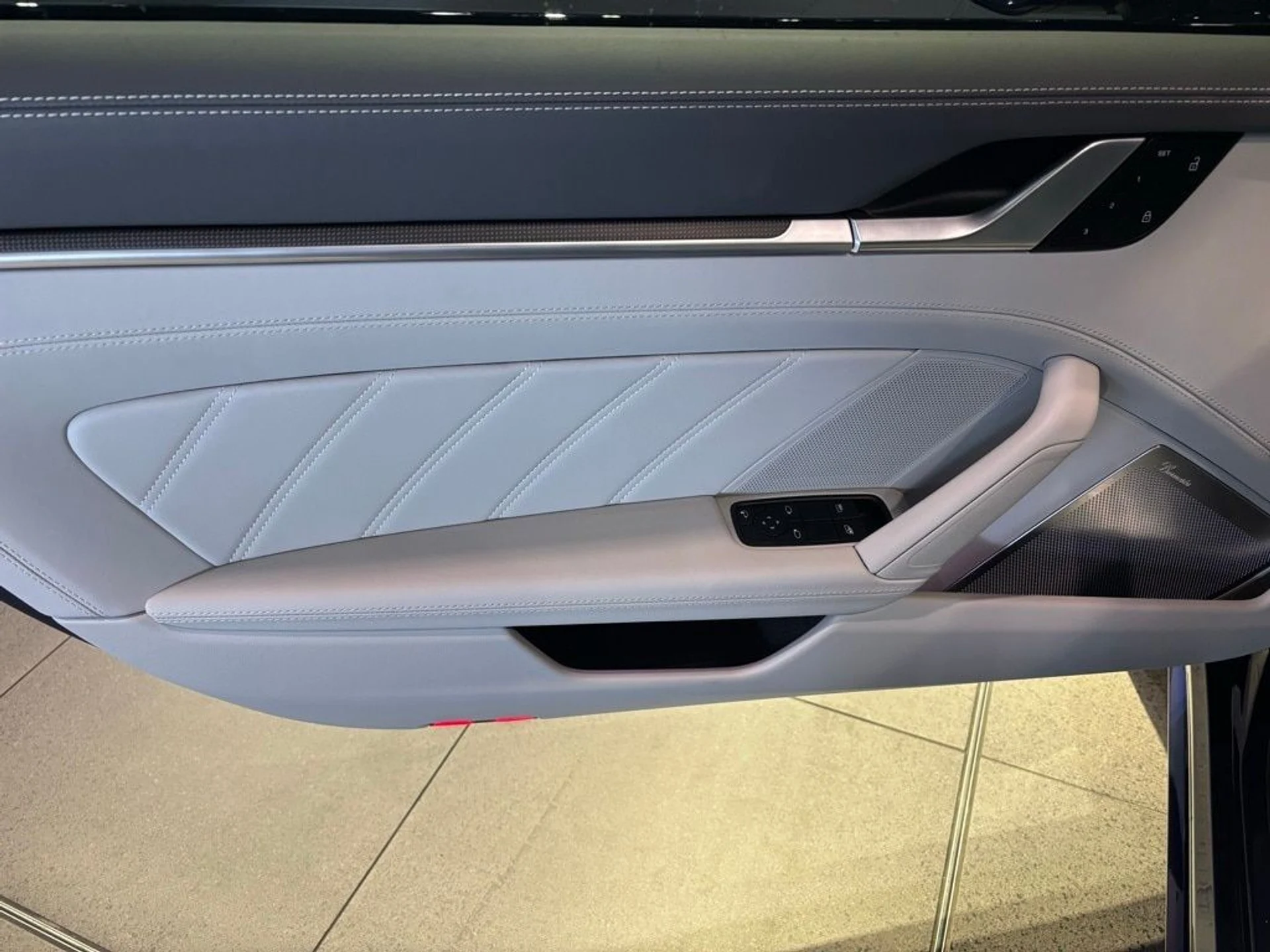 mph007_841110473_96719cbb4312b12ed673cc8b3c68c3efx_60ed2ee58e