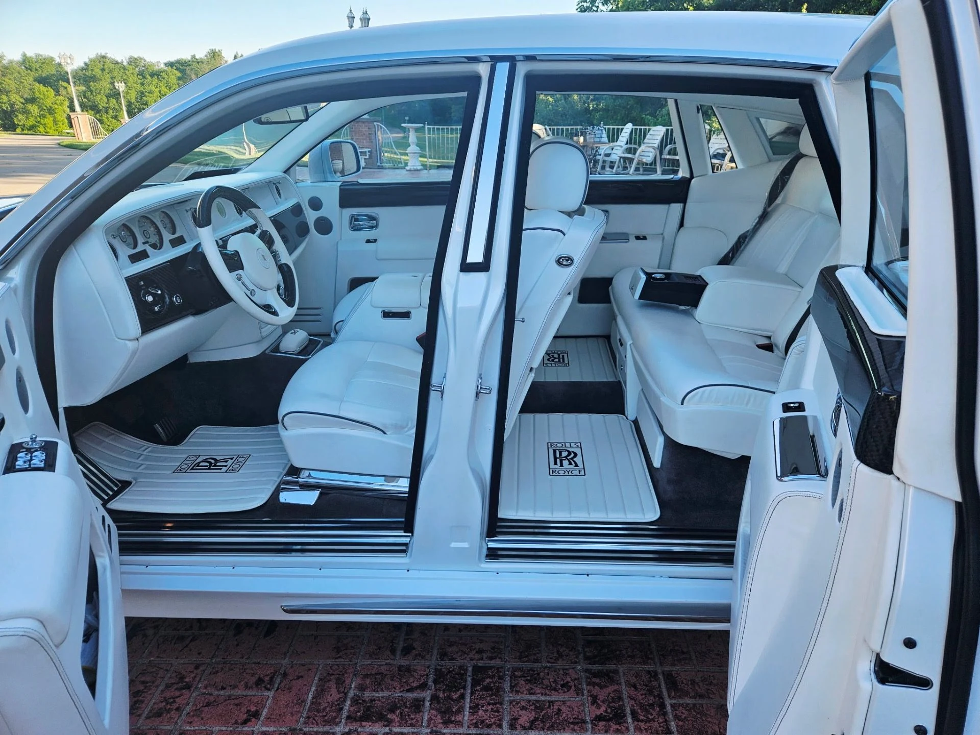 mph007_850737473_Used_2007_Rolls_Royce_Phantom_1782166854_0012c654f7