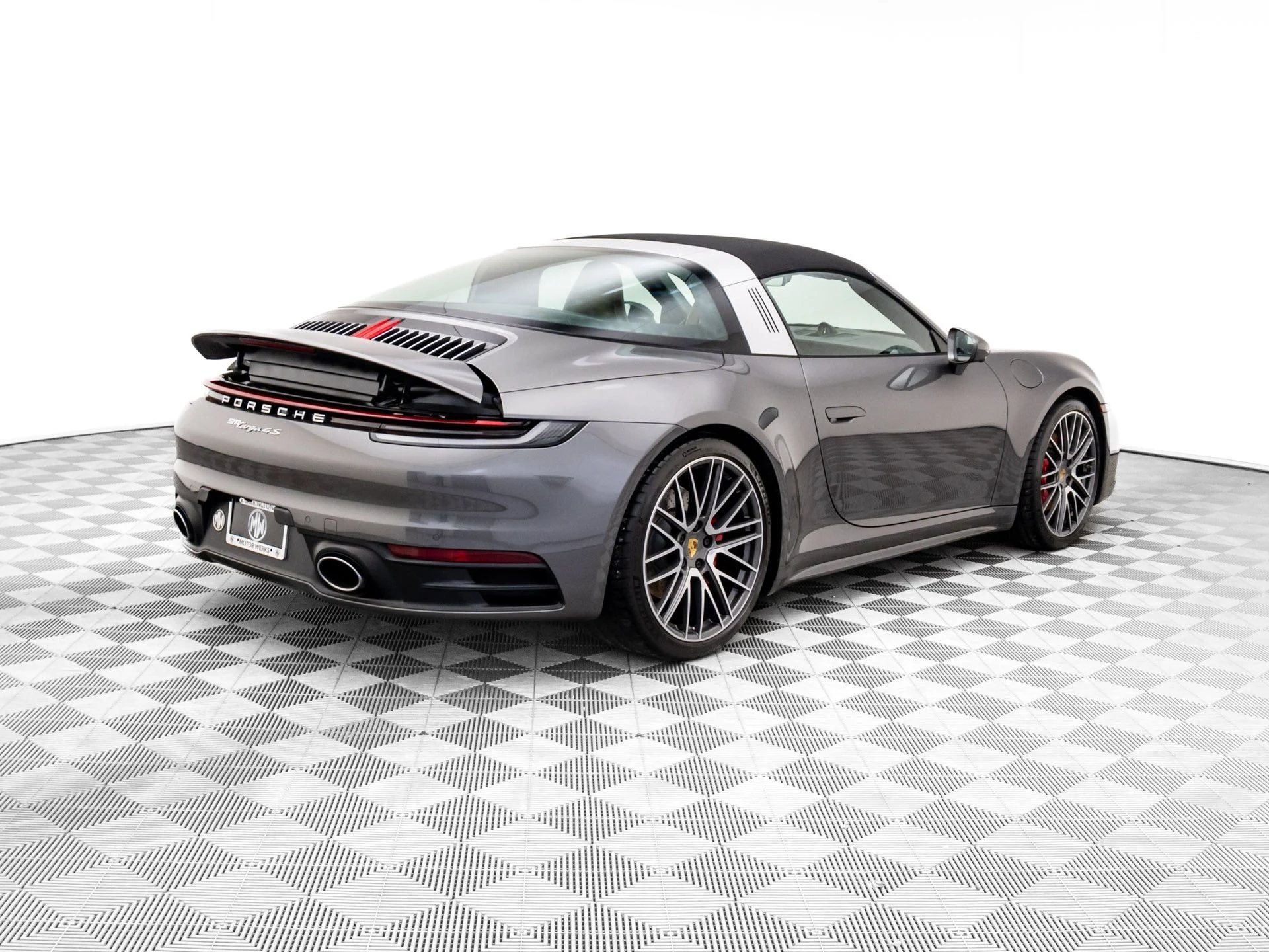 mph007_851952347_2a4dcbfb03aa91853563306e777ac38cx_655a20183f