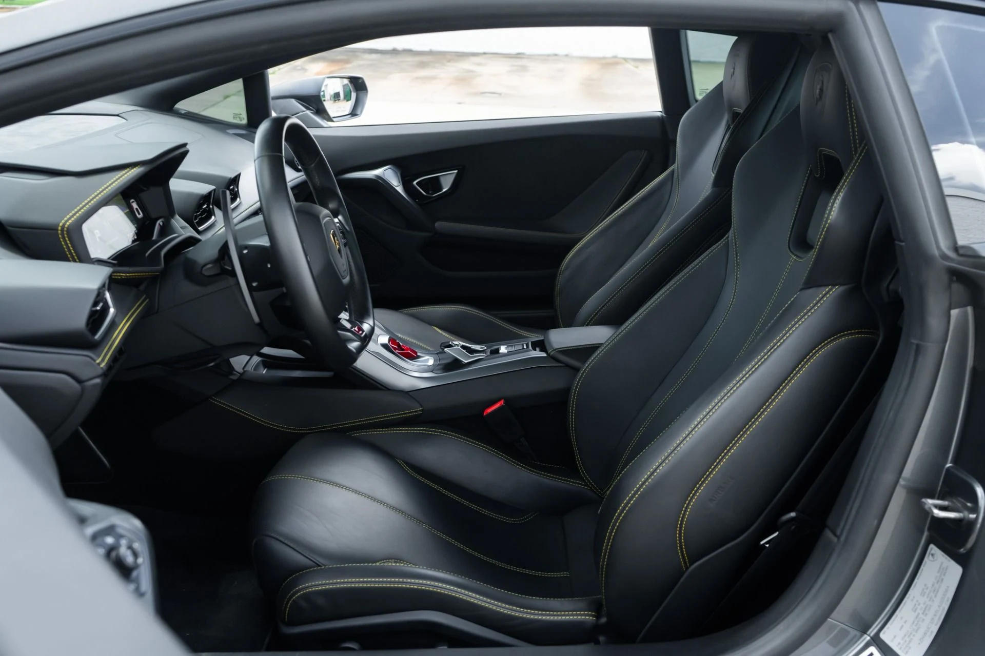 mph007_860548821_Used_2015_Lamborghini_Huracan_LP_610_4_1779833473_c4d94ec292