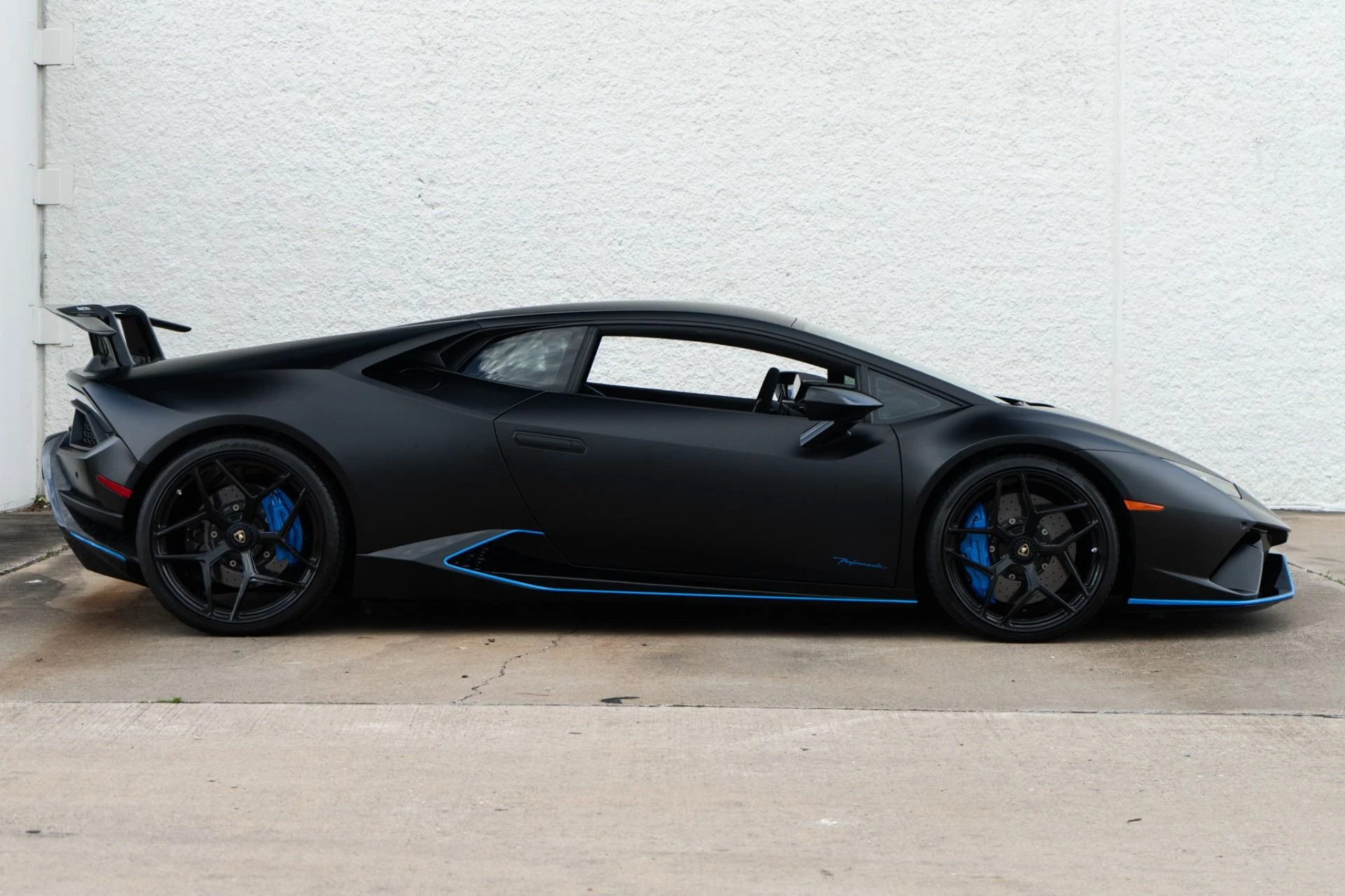 mph007_862166725_Used_2018_Lamborghini_Huracan_LP_640_4_Performante_1776702980_2686cd0acf