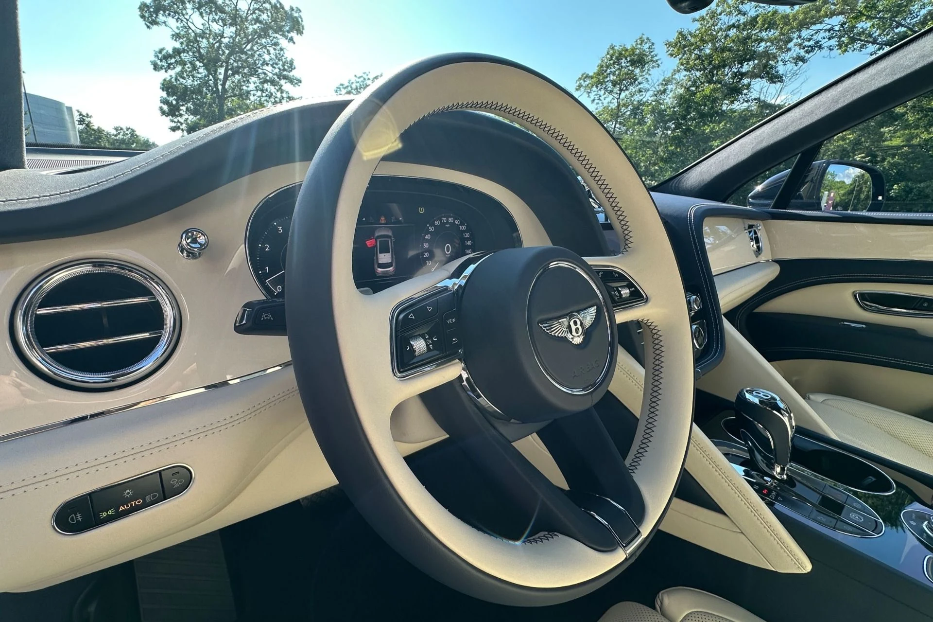 mph007_862483546_New_2026_Bentley_Bentayga_V8_1783695010_5829d12eb4