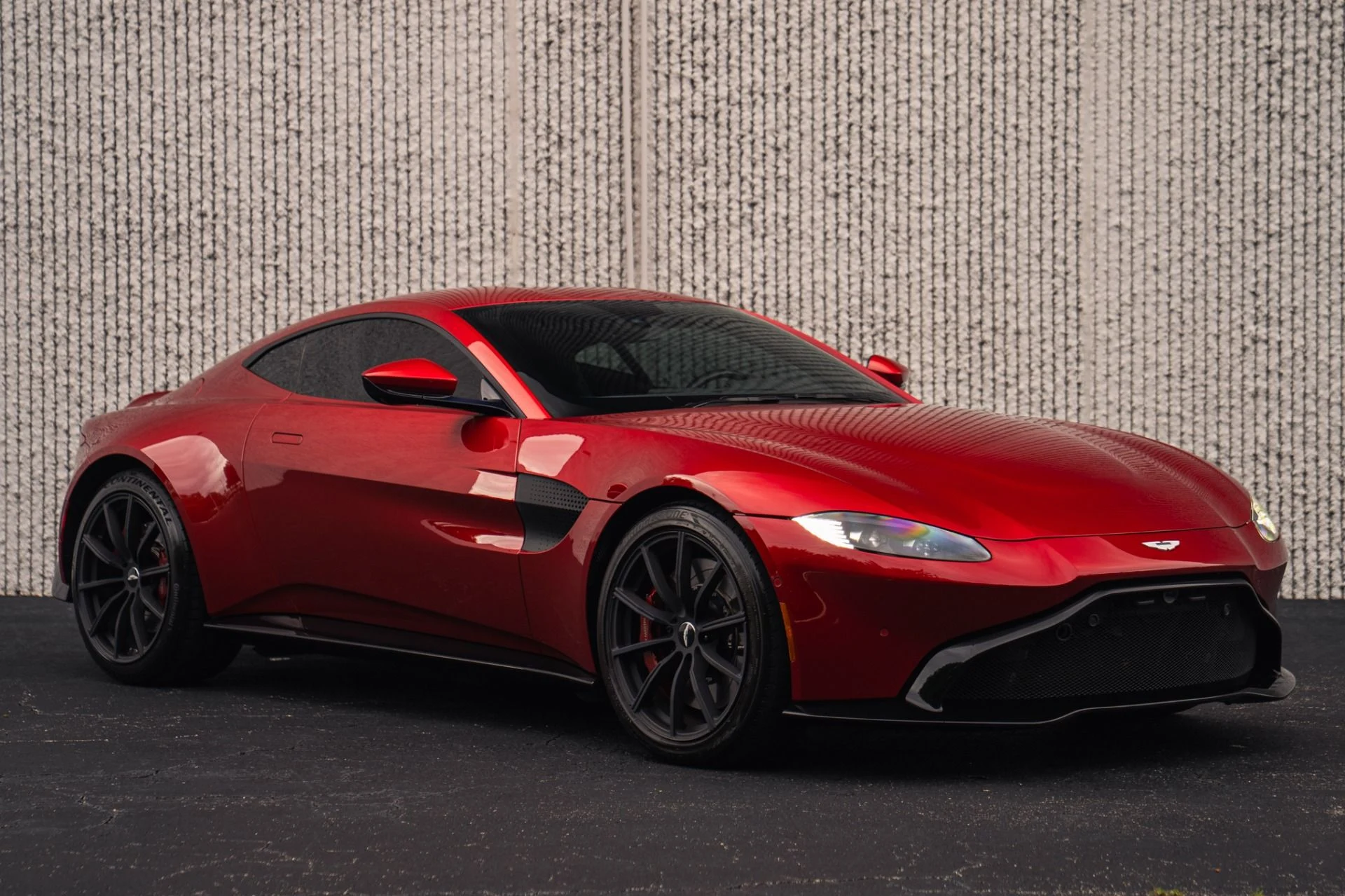 mph007_865416982_Used_2019_Aston_Martin_Vantage_Painted_Hyper_Red_1790717746_28a21ac4e5
