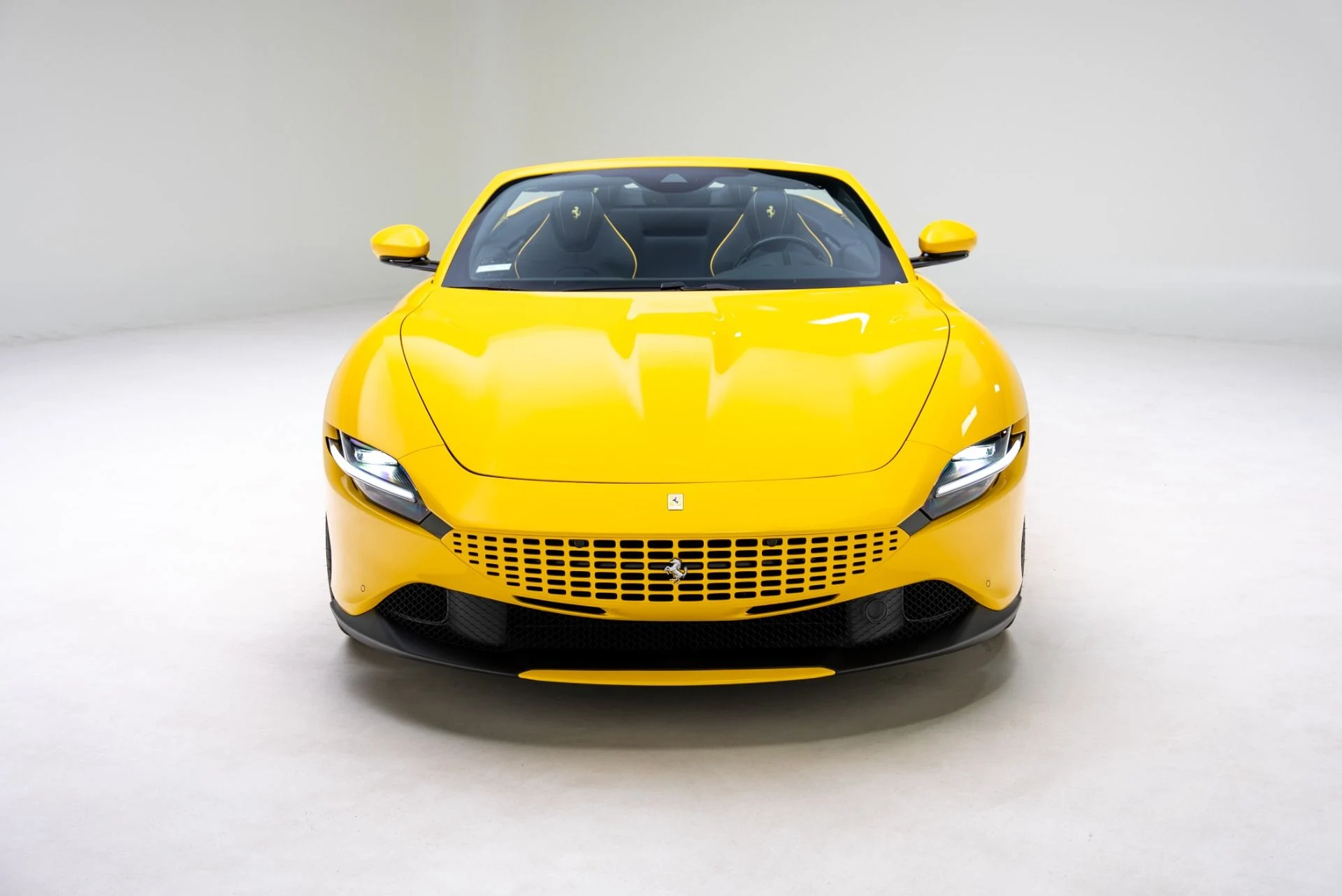 mph007_873902645_Used_2025_Ferrari_Roma_Spider_1768435062_25c21f4690