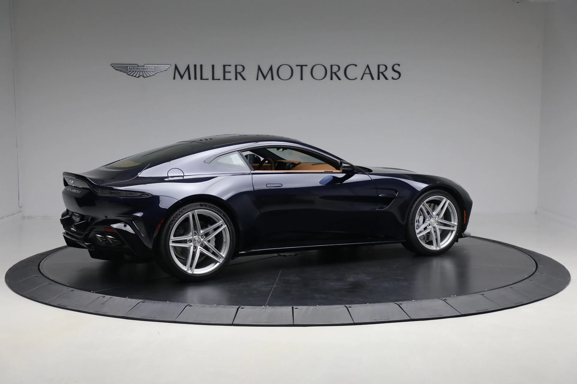 mph007_879710191_New_2026_Aston_Martin_Vantage_e5a777ba84