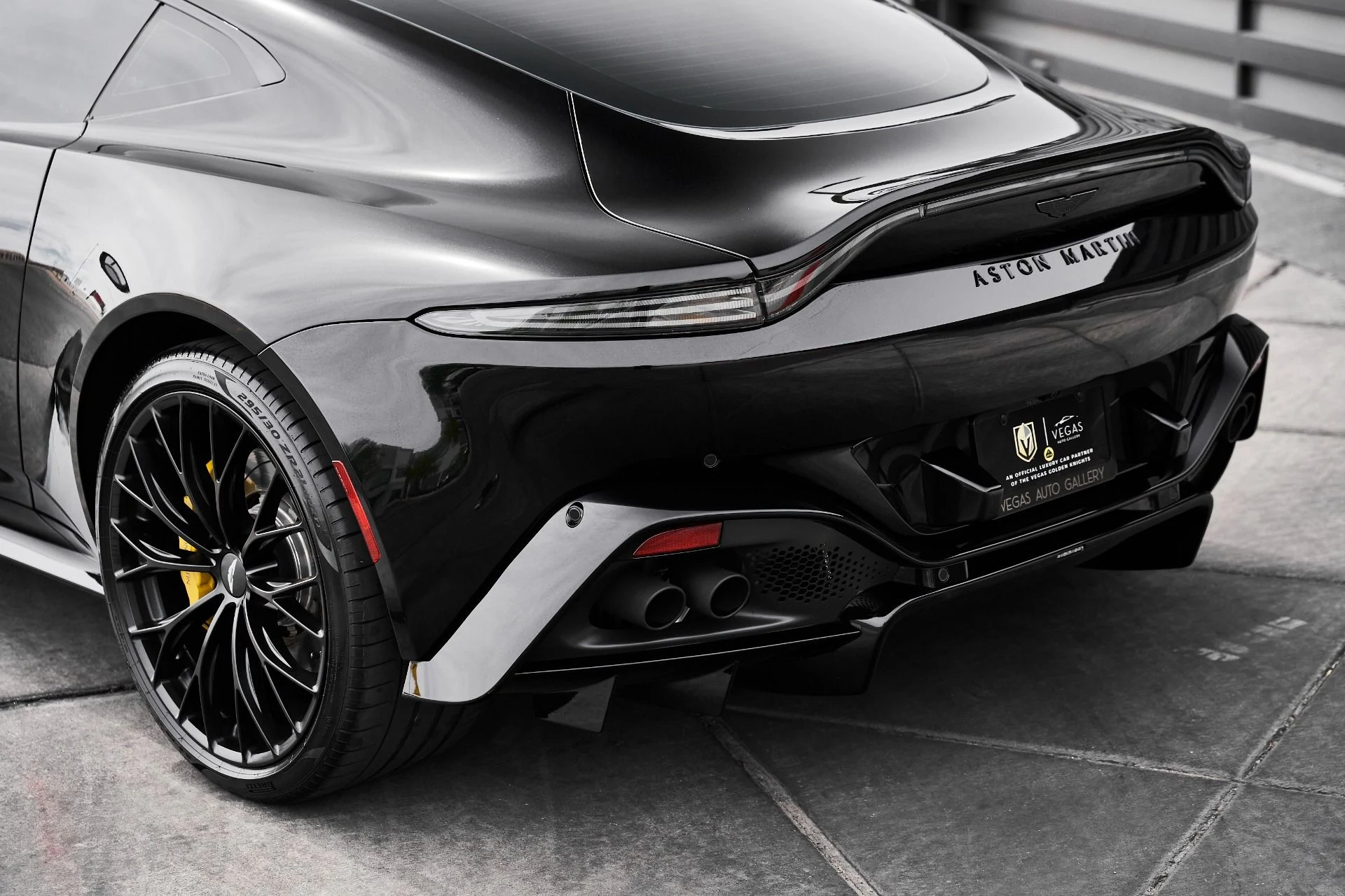 mph007_880095470_Used_2023_Aston_Martin_Vantage_1775333288_2678d6499e