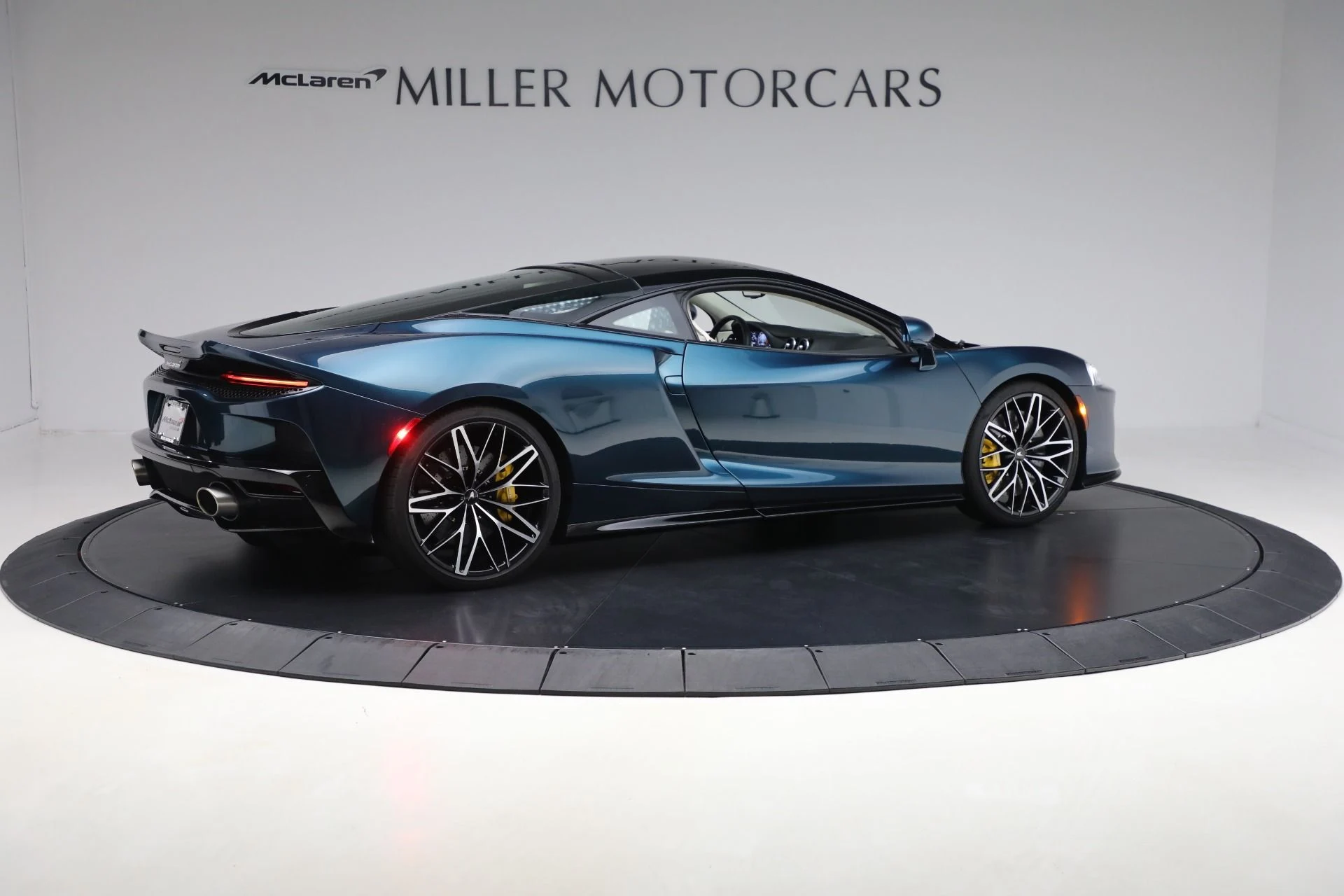 mph007_890040529_Used_2023_Mc_Laren_GT_Luxe_8d13a58d72