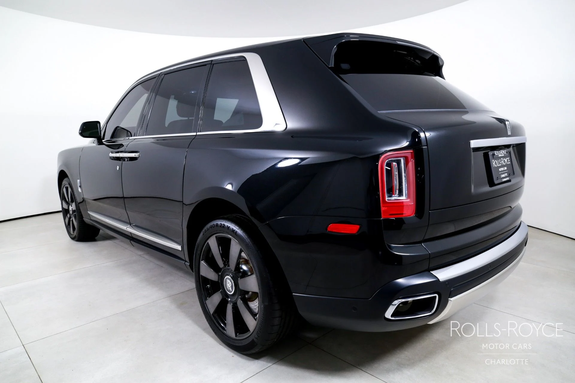 mph007_893197422_Used_2019_Rolls_Royce_Cullinan_1754411729_d4020d59a5