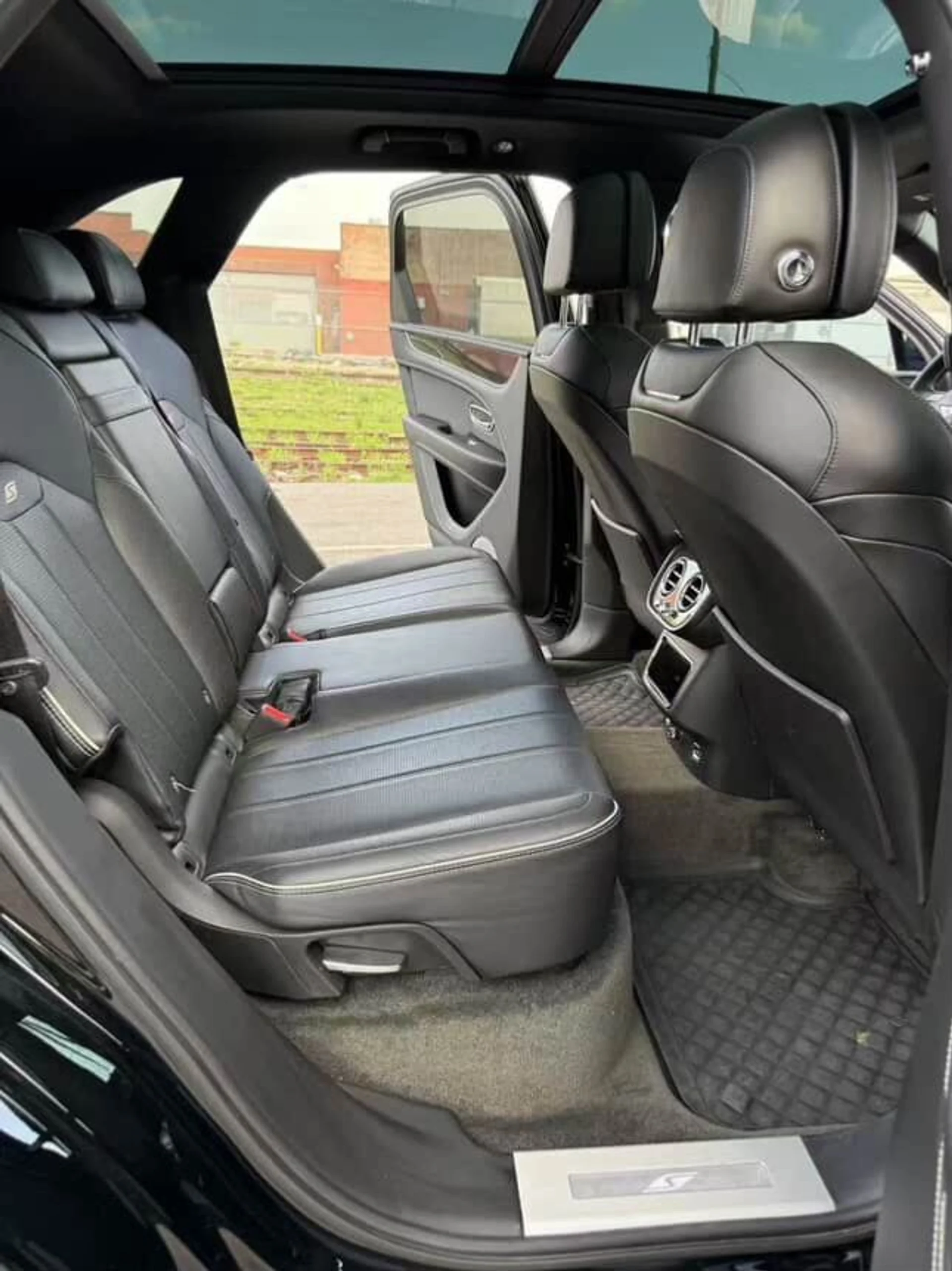mph007_902693314_Used_2022_Bentley_Bentayga_S_V8_1749239016_a7f7532688