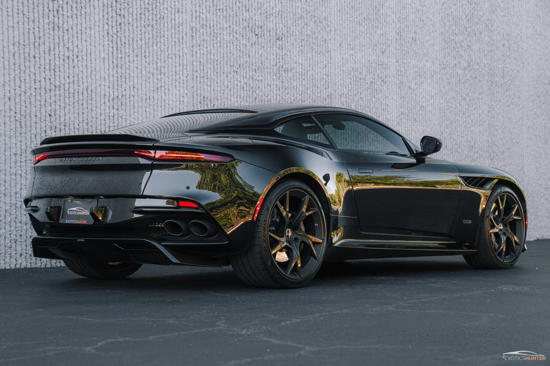 mph007_908790215_Used_2019_Aston_Martin_DBS_Superleggera_w_Forged_Emblems_Carbon_Body_Pack_Carbon_Roof_1777573250_89e205805b