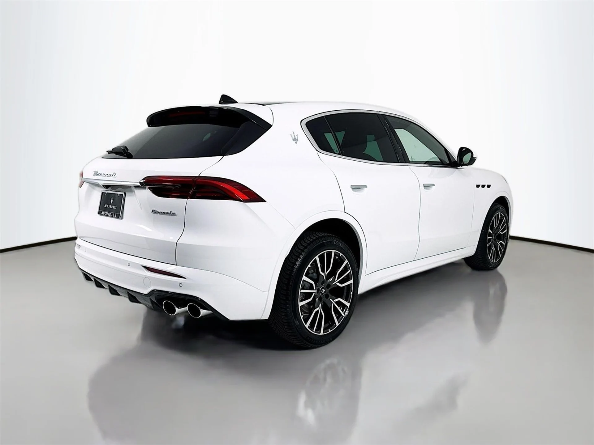 mph007_911927560_2d4502b7ed00b6f6ff9f3b93e36f5b50x_e1a8d29972