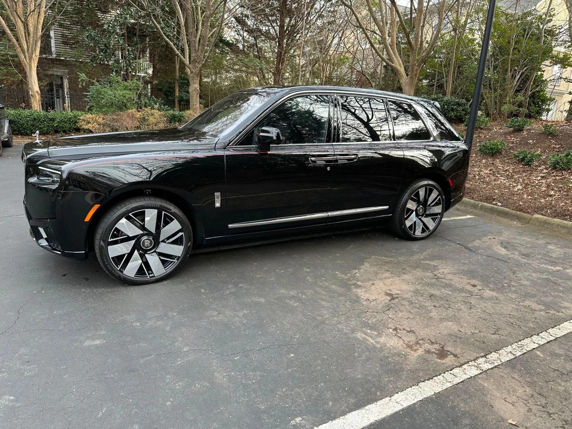 mph007_936418602_Used_2025_Rolls_Royce_Cullinan_1764879804_6ea9b4cc54