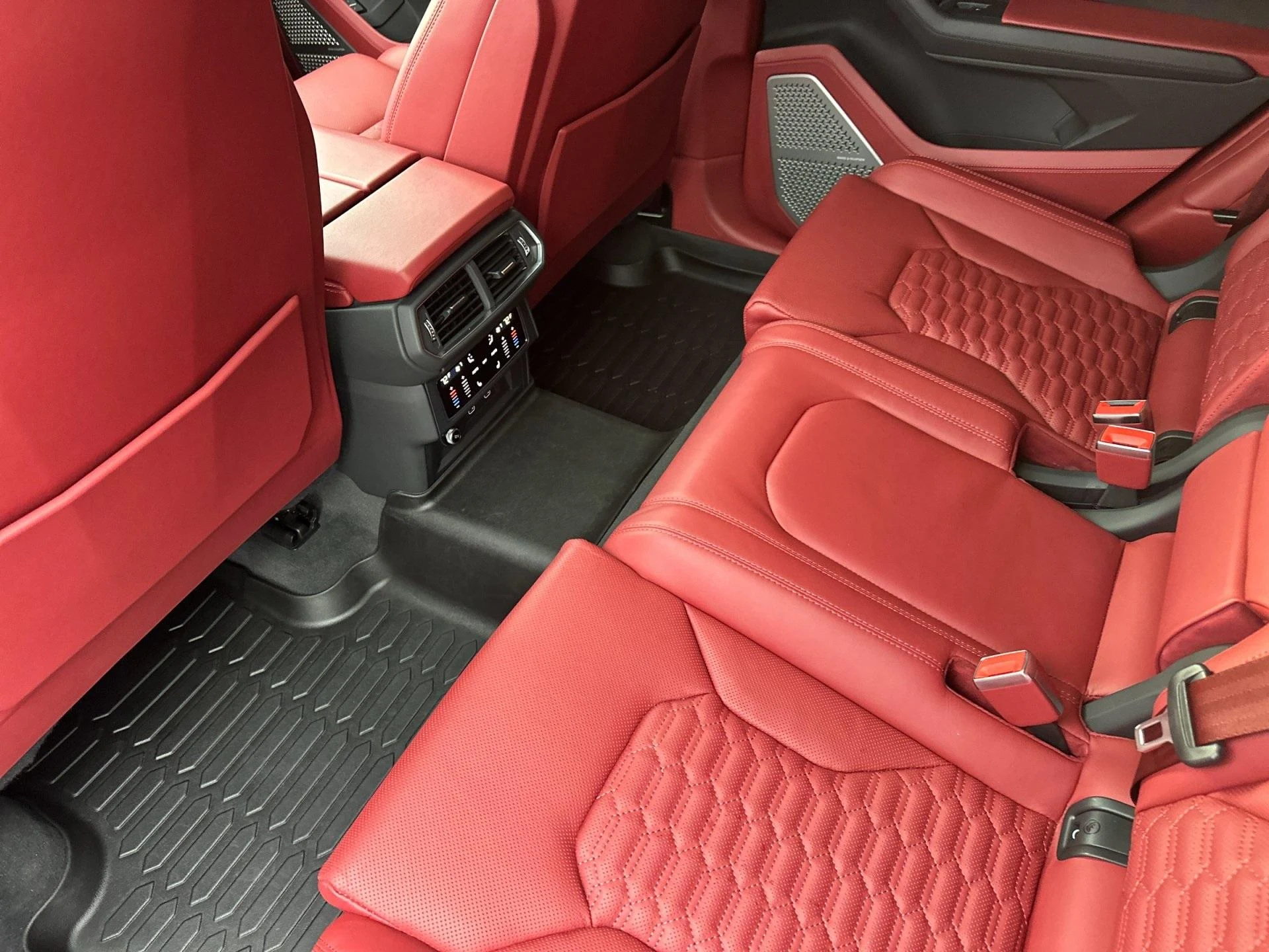 mph007_947192286_Used_2022_Lamborghini_Urus_Selezione_CPO_1767174644_a09589cc15