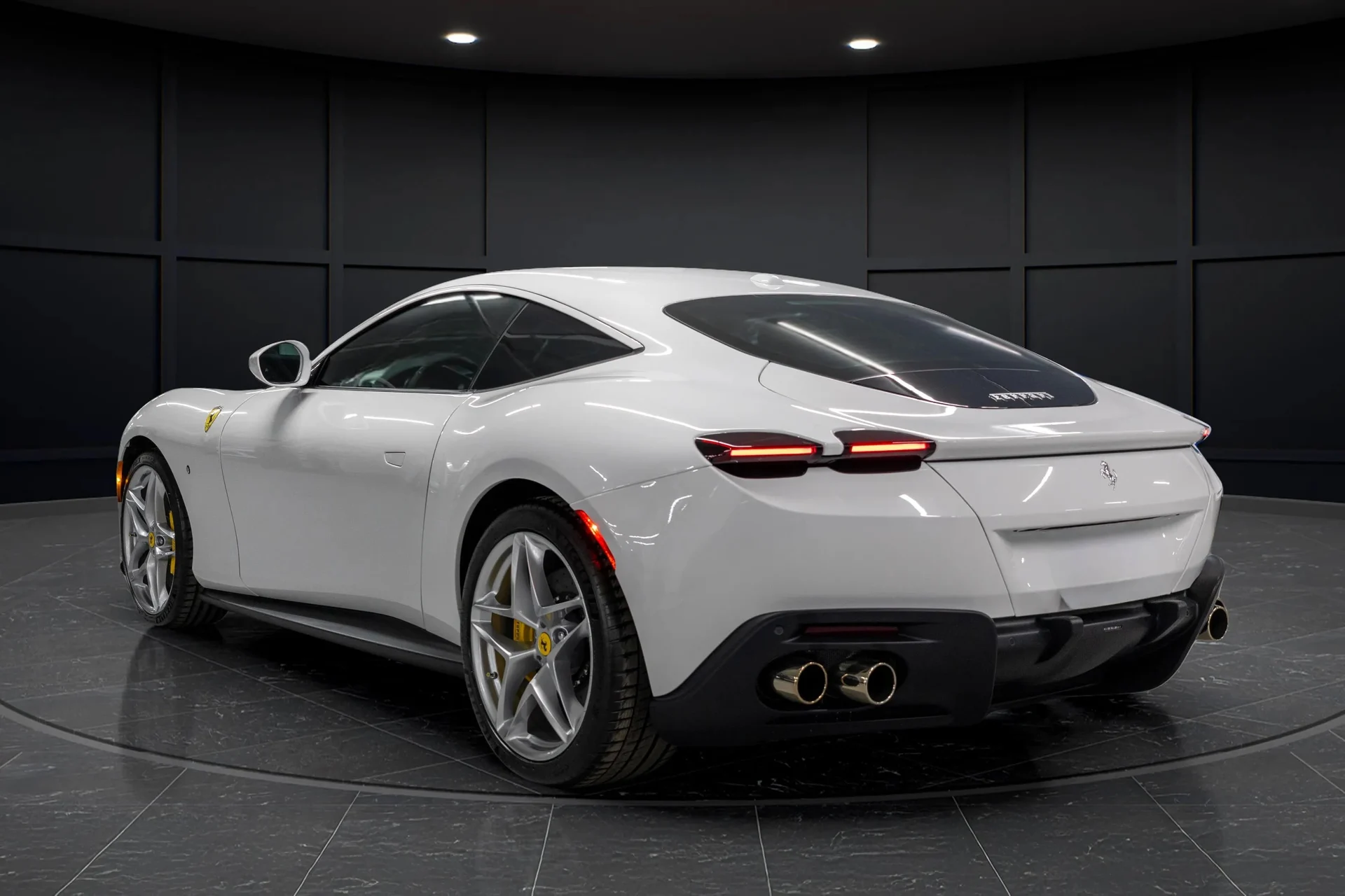 mph007_947812015_c0cc878f_282e_4a54_a59e_d03a9516eb3f_202320_Ferrari20_Roma2028_ZFF_98_RNA_6_P0296269_P29_8_c3a4dbe37a