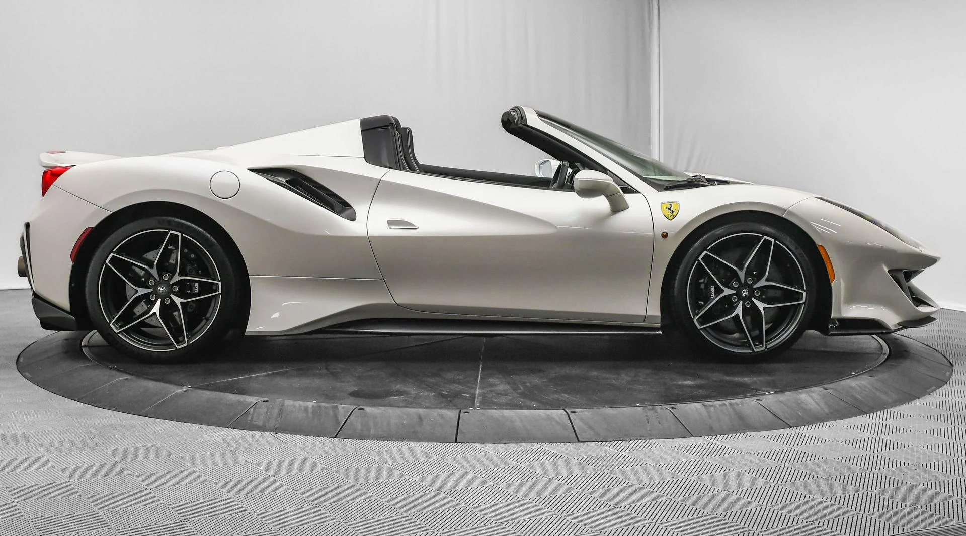 mph007_952422825_Used_2020_Ferrari_488_Pista_Base_1757455404_847b702807
