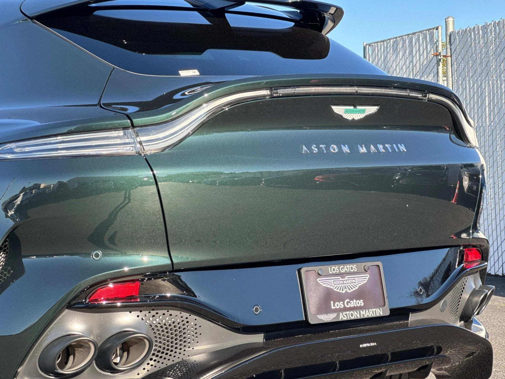 mph007_955080052_New_2026_Aston_Martin_DBX_707_1768403574_cf736d2a8c