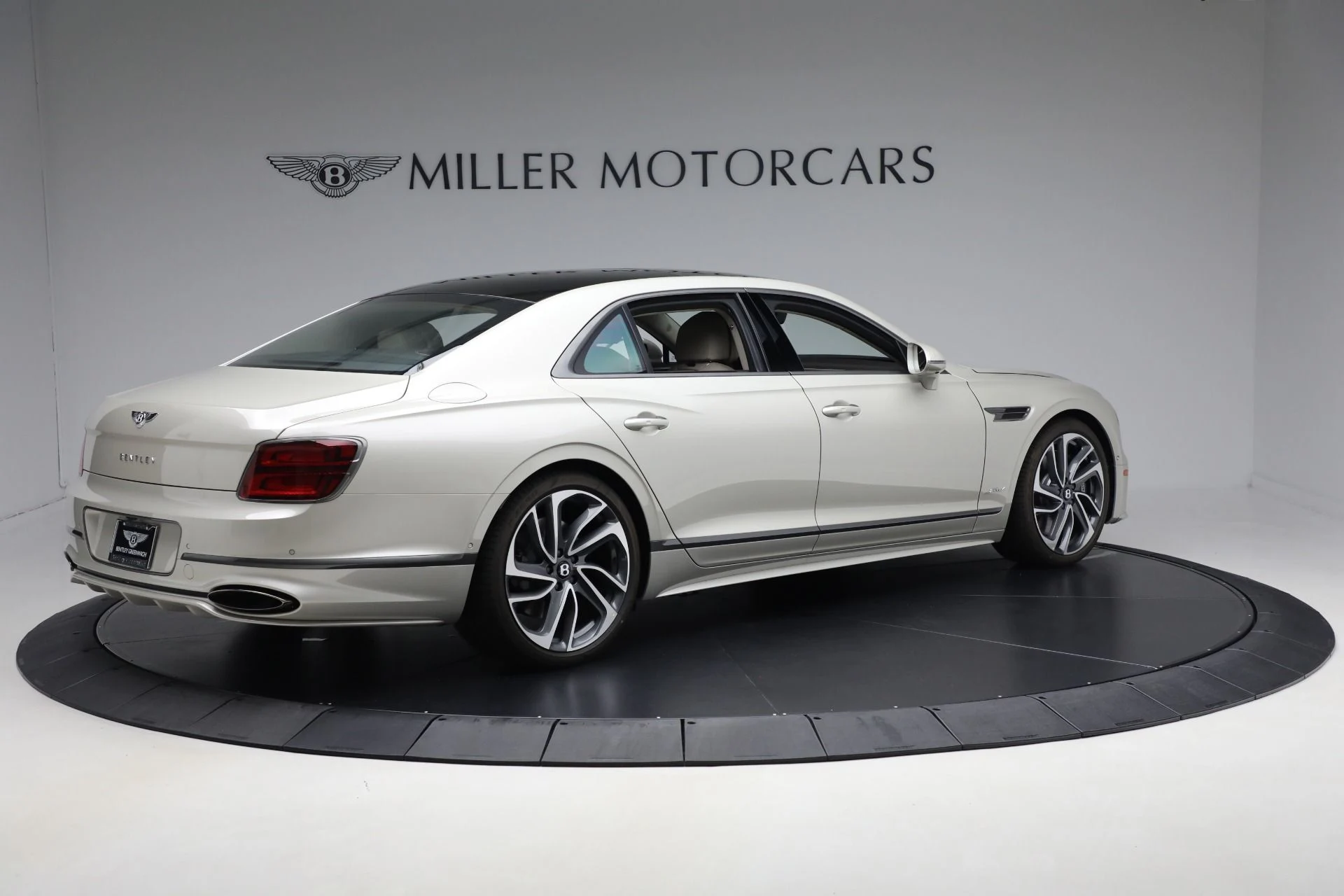 mph007_955606733_New_2025_Bentley_Flying_Spur_Speed_3ab7cf687e